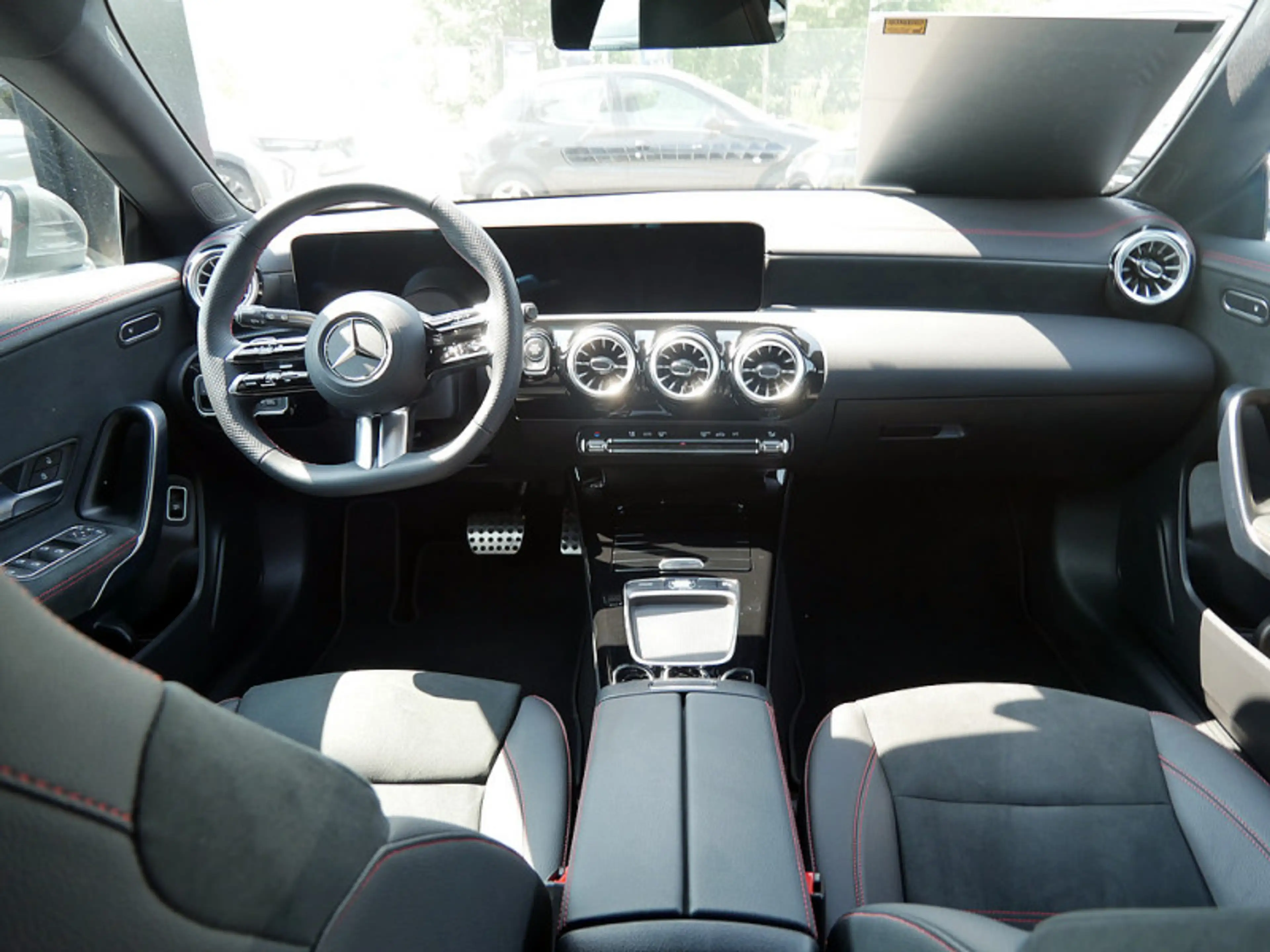 Mercedes-Benz CLA 200 d SB , AMG KAMERA SPUR PDC SHZ — photo 9