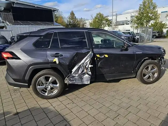 Toyota RAV 4 Hybrid 4x2 Team Deutschland