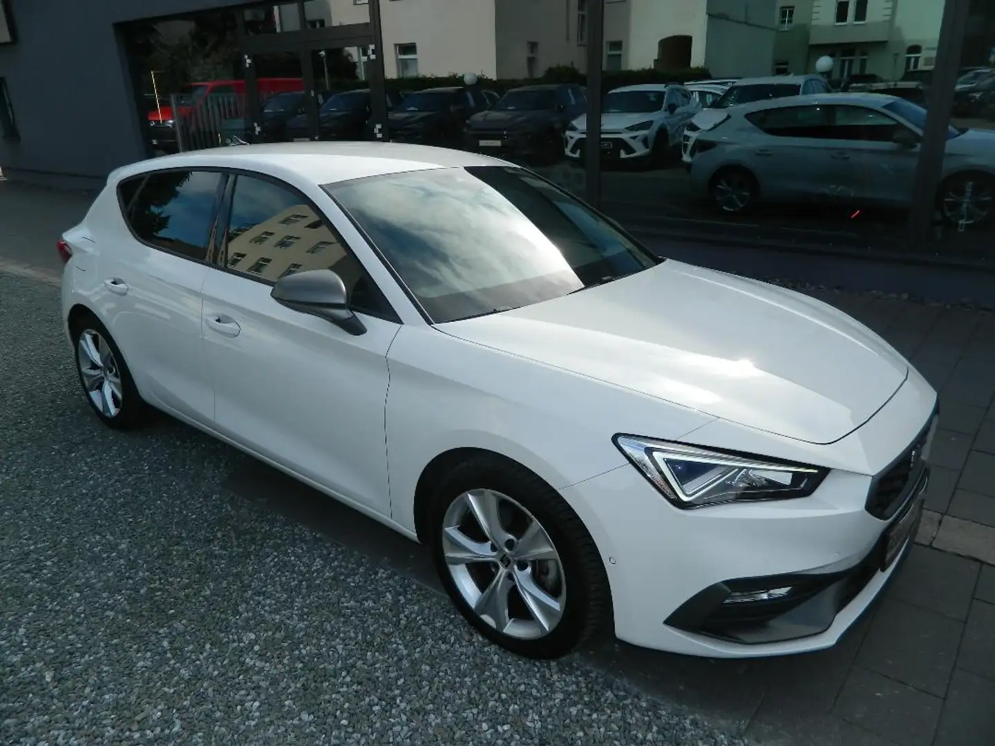 SEAT Leon FR 1.5 TSI Sitzheiz/Navi/PDC/ Blanc - 1