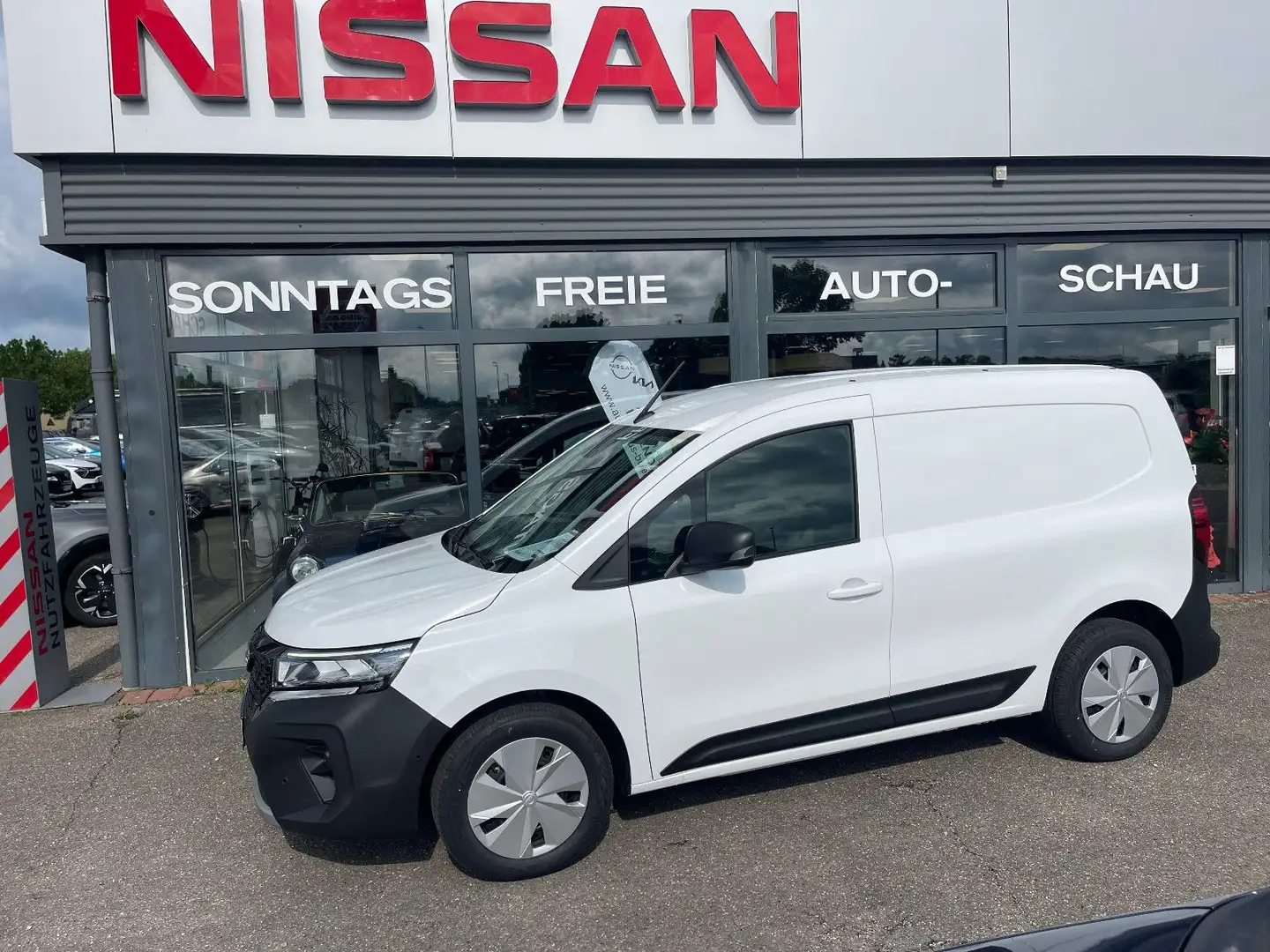 Nissan Townstar Kasten  2,2t N-Connecta EV 3 Sitzer AHK Weiß - 1