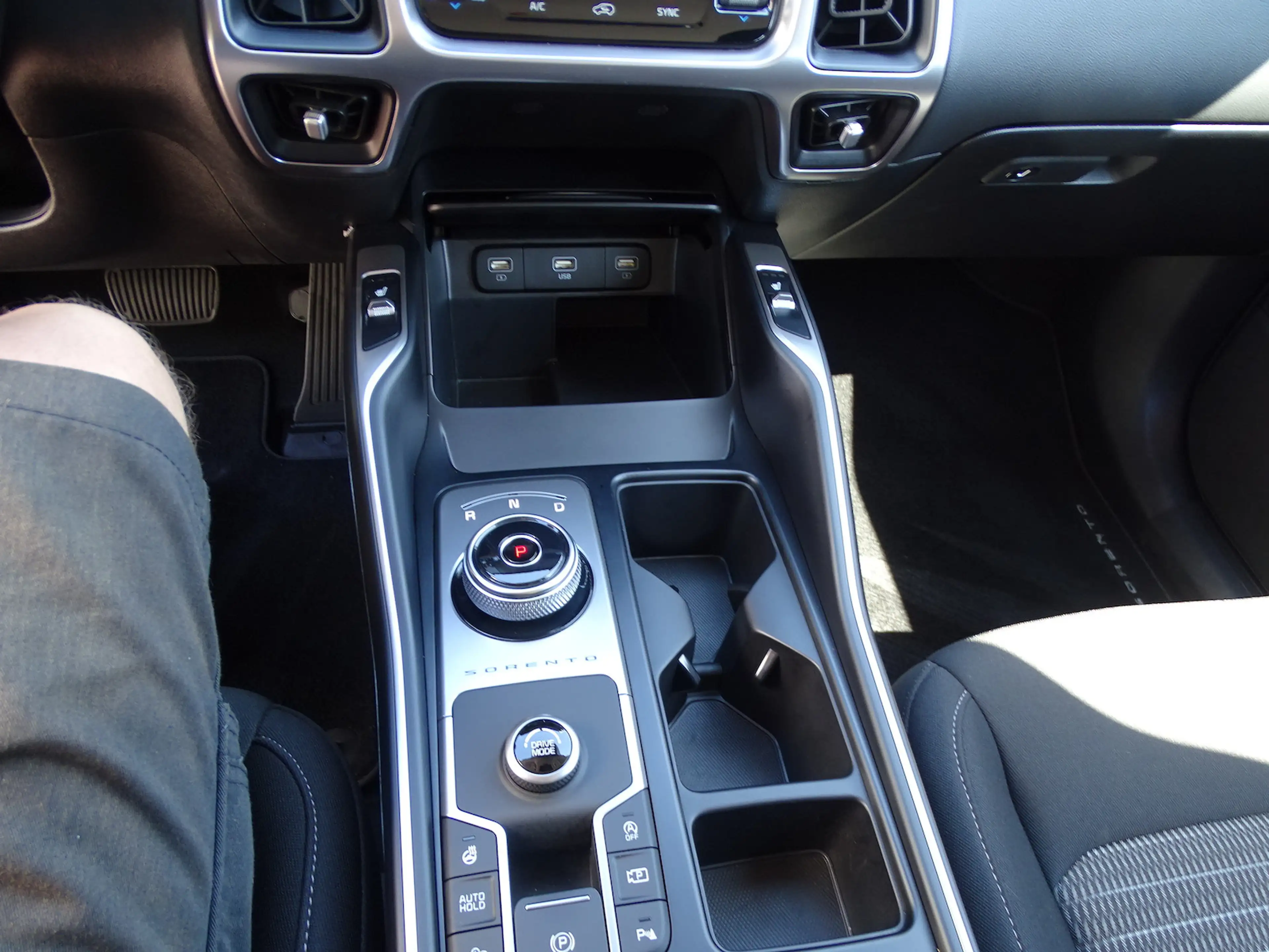 Kia Sorento 2.2 CRDI 2WD Automatik — photo 15
