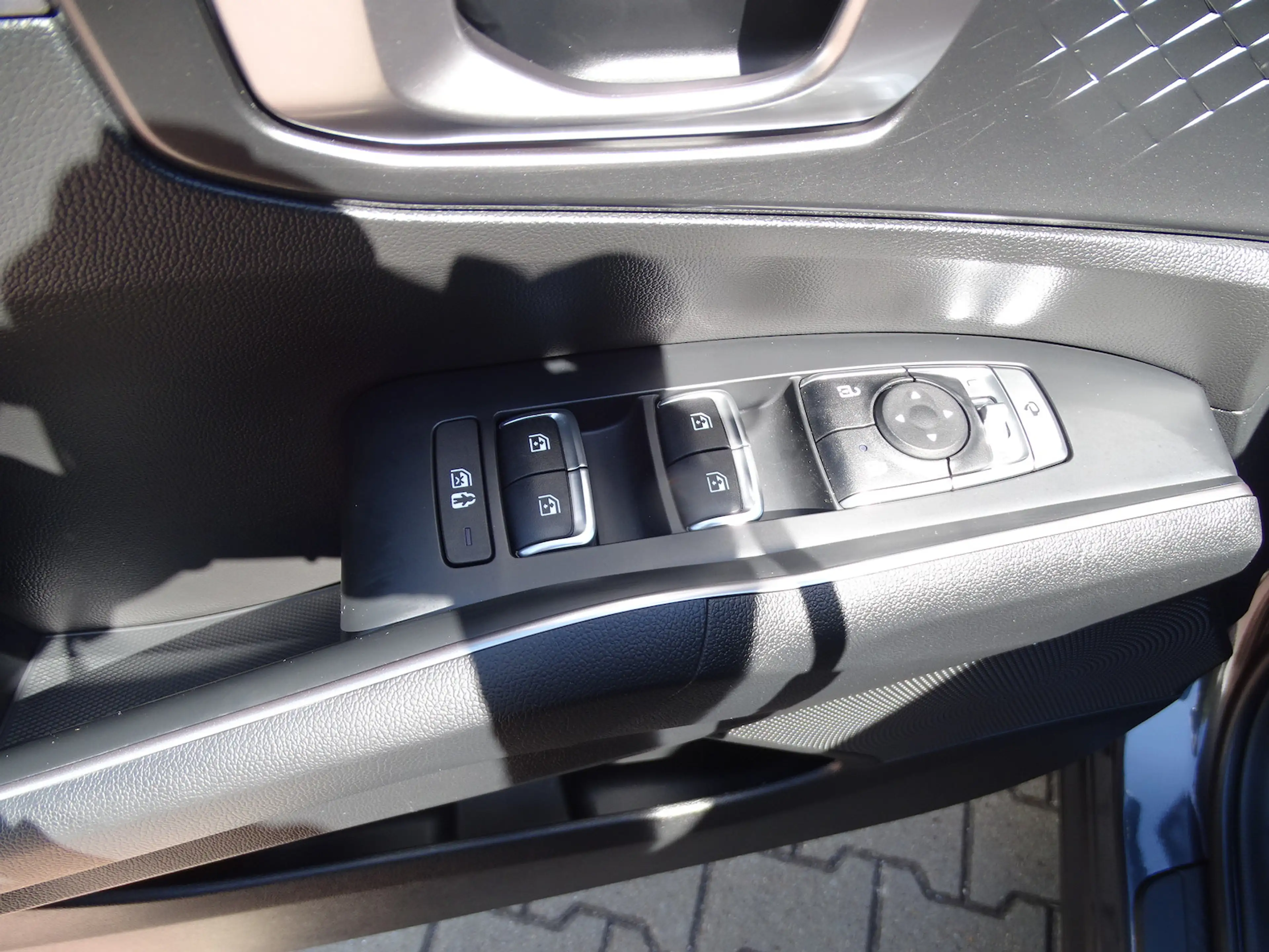 Kia Sorento 2.2 CRDI 2WD Automatik — photo 12