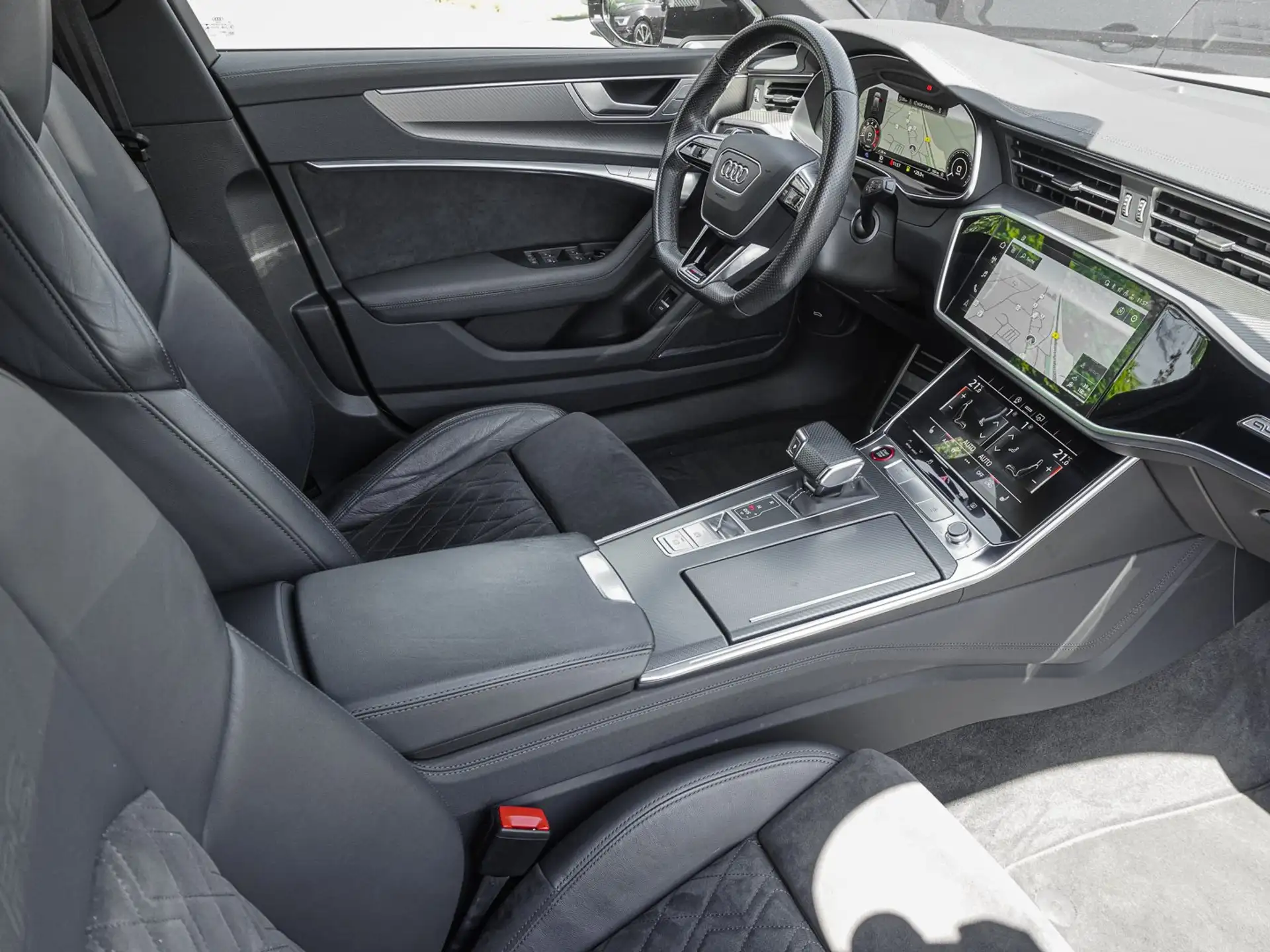 Audi RS6 4.0 TFSI 2021 화이트 사진 8