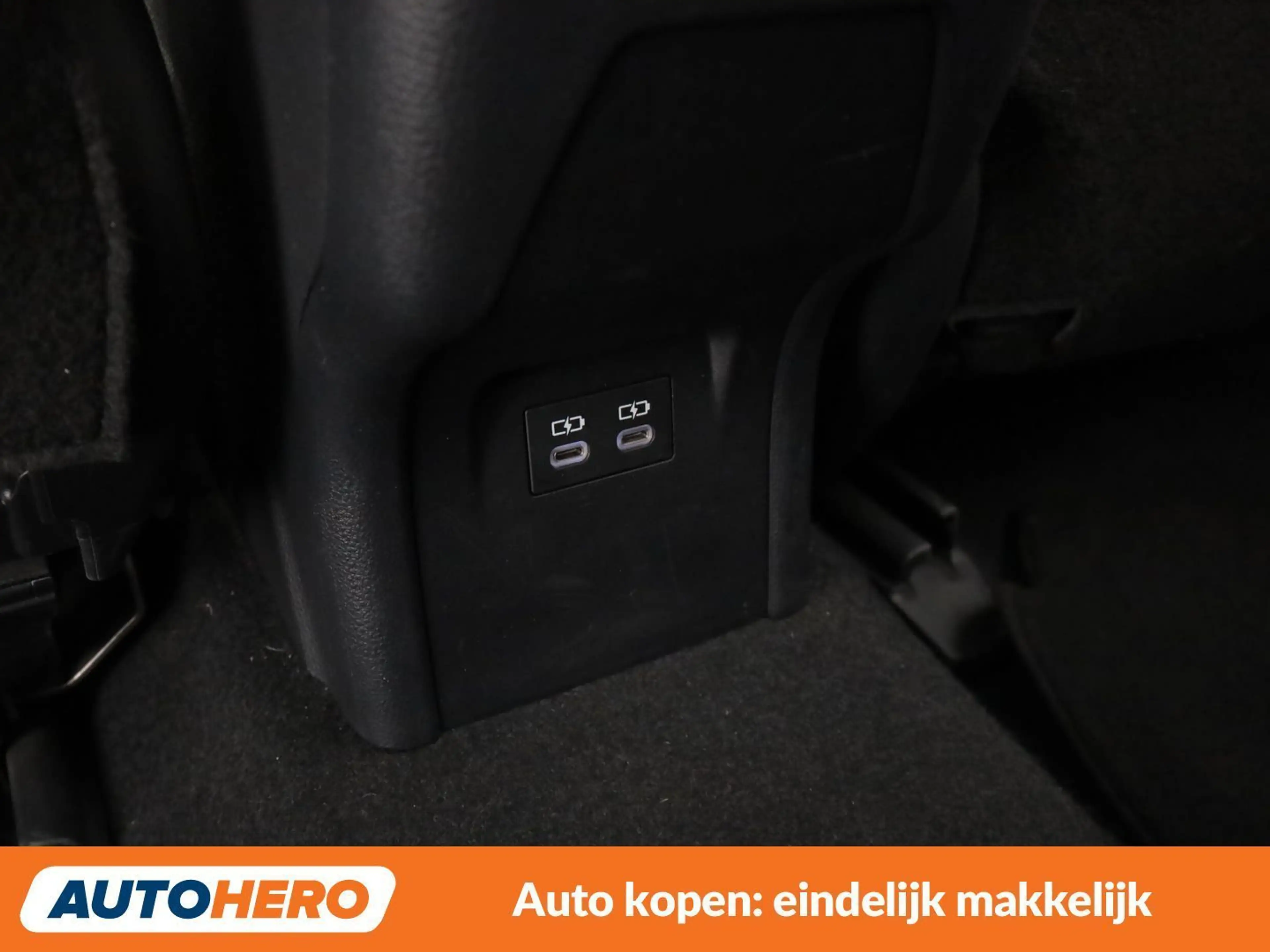 Toyota Prius 2.0 Plug-in Hybrid Design — photo 36