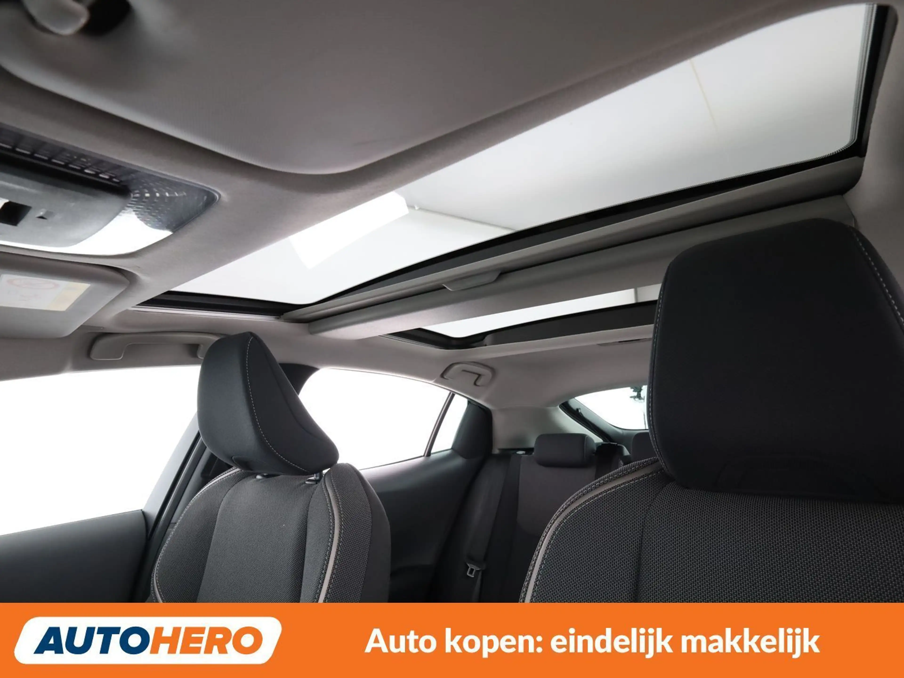 Toyota Prius 2.0 Plug-in Hybrid Design — photo 35
