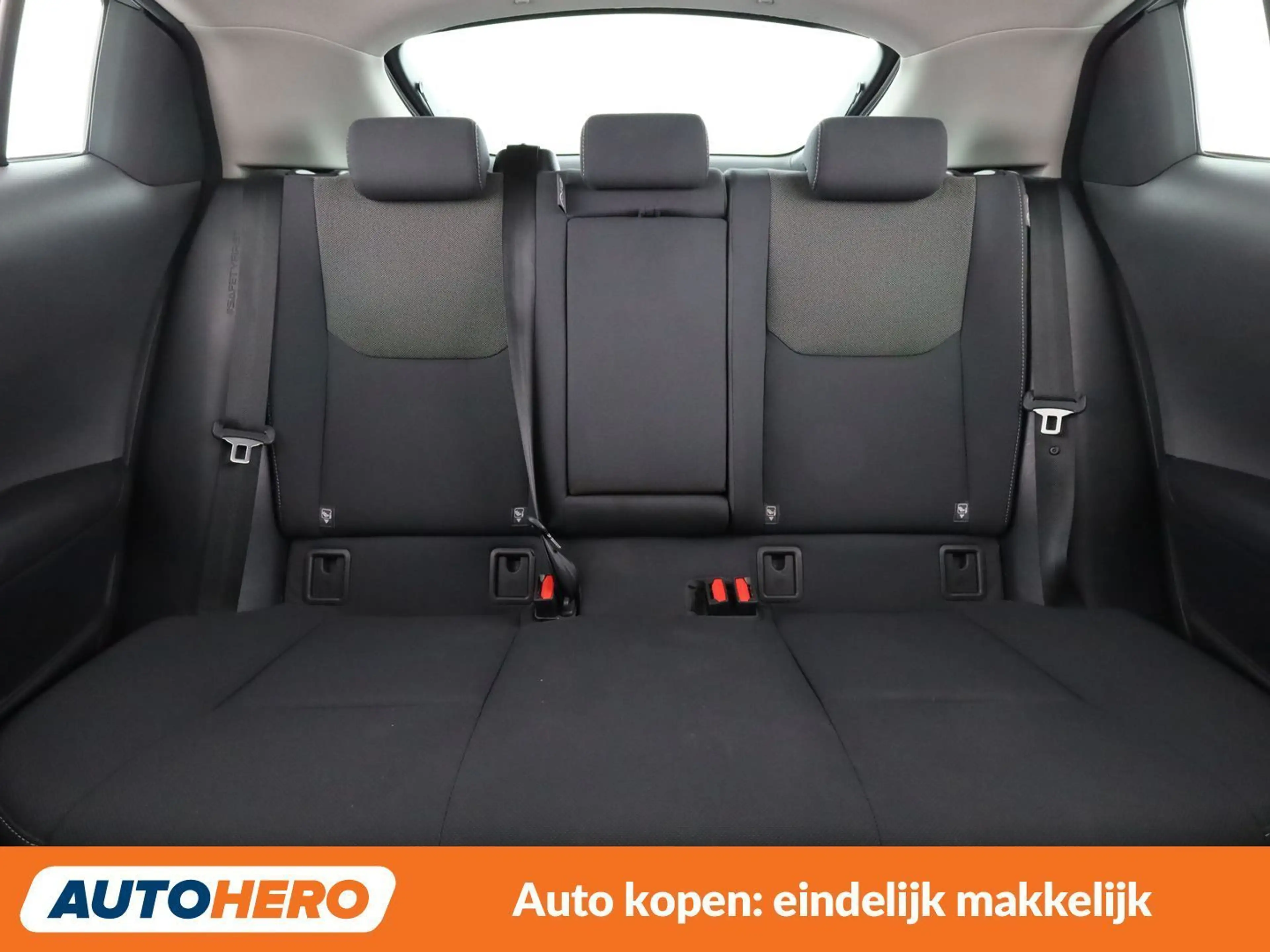 Toyota Prius 2.0 Plug-in Hybrid Design — photo 16