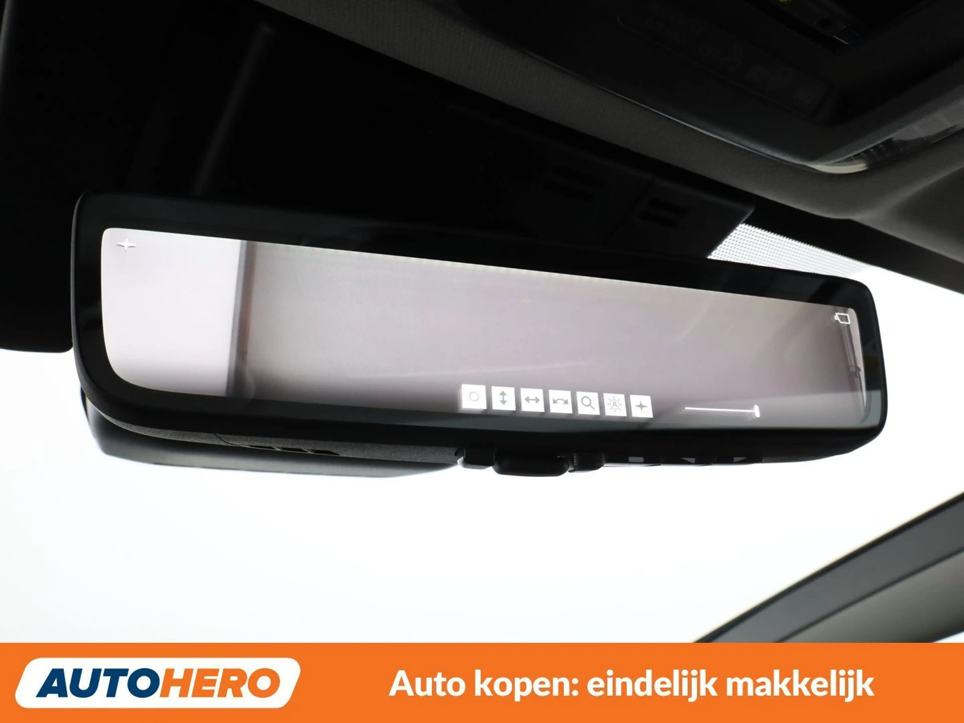 Toyota Prius 2.0 Plug-in Hybrid Design — photo 33