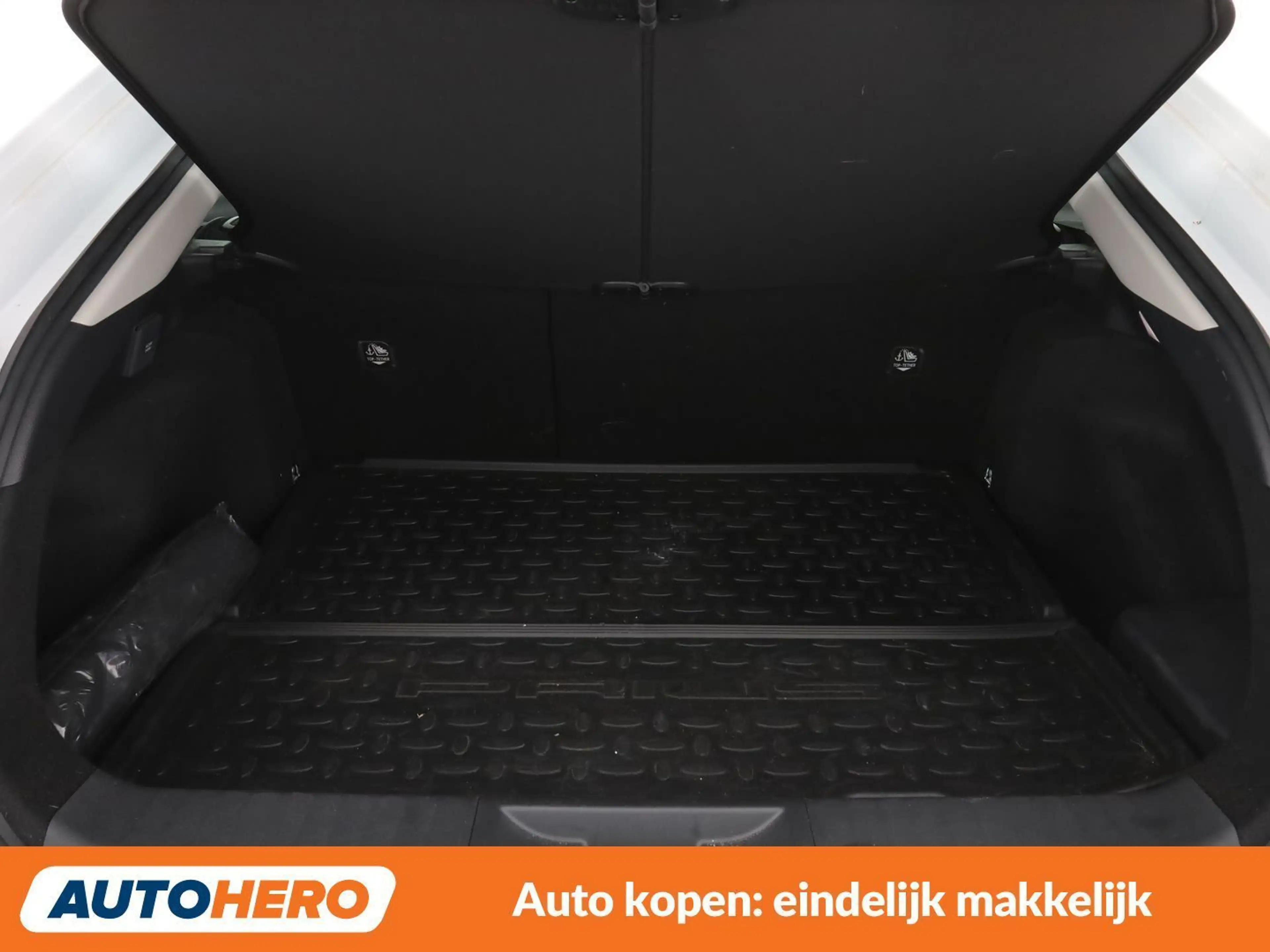 Toyota Prius 2.0 Plug-in Hybrid Design — photo 19