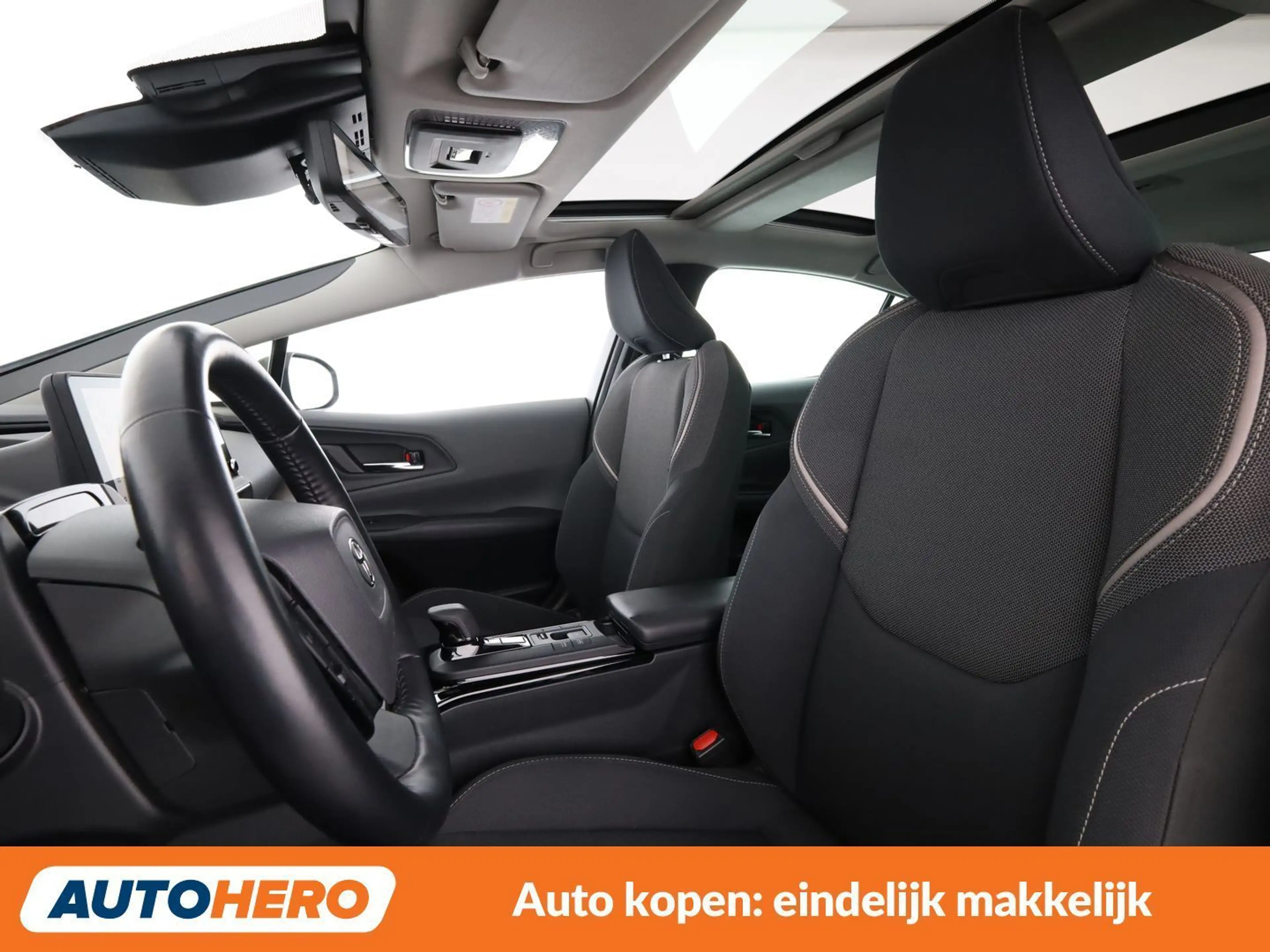 Toyota Prius 2.0 Plug-in Hybrid Design — photo 11