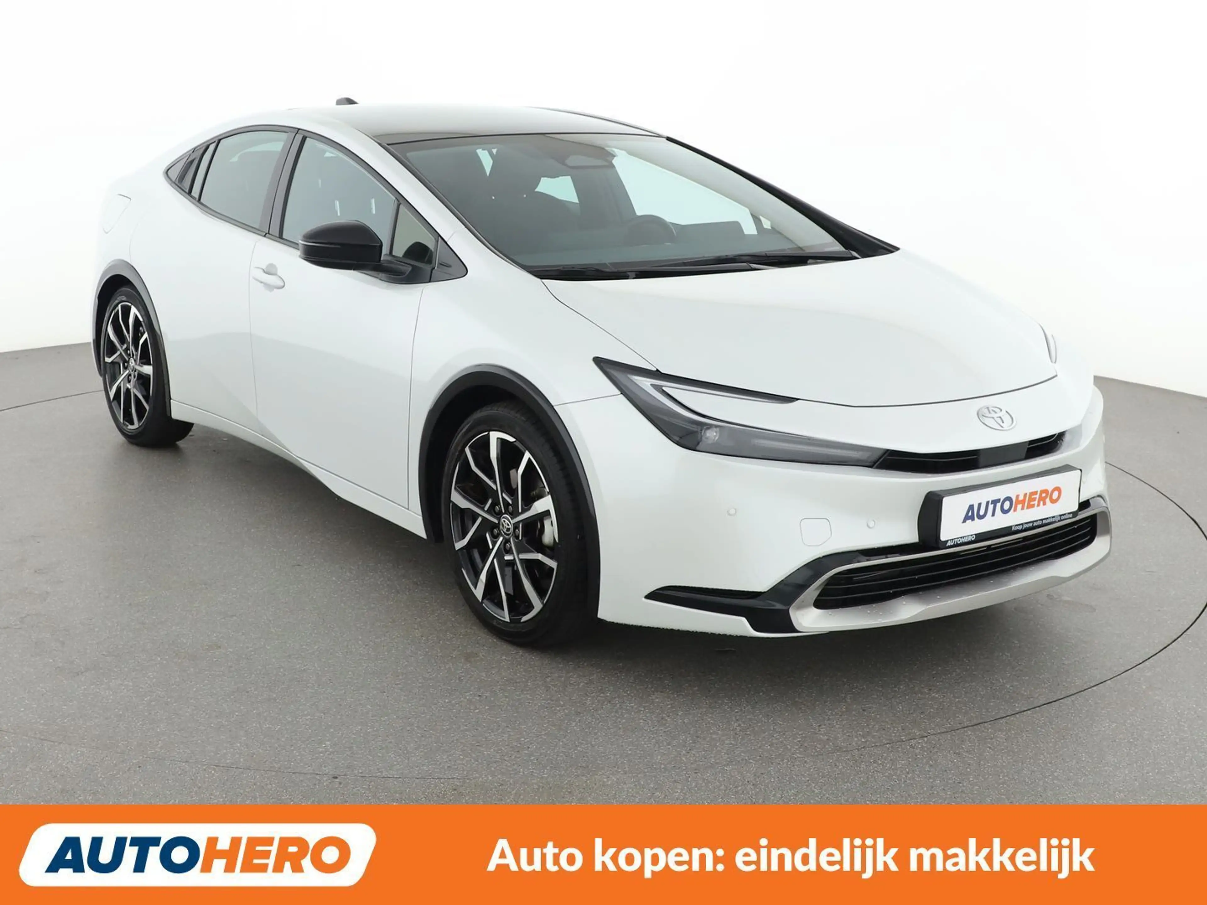 Toyota Prius 2.0 Plug-in Hybrid Design — photo 9