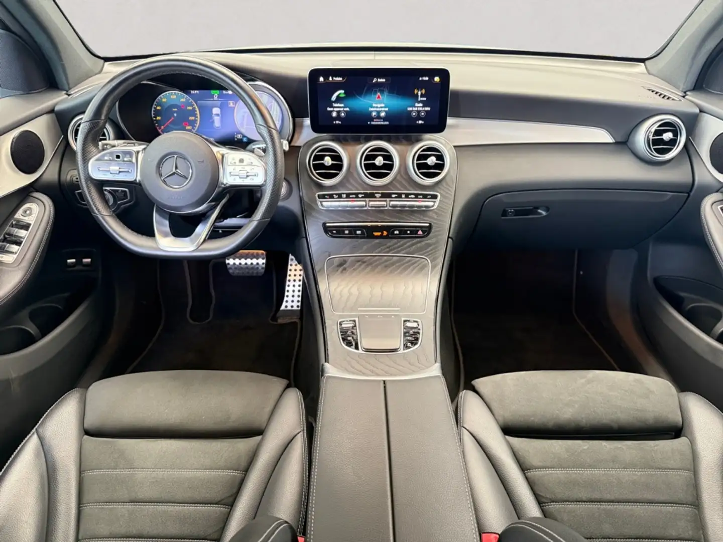 Mercedes-Benz GLC 300 300e 4M Business Solution AMG+ trekhaak elektrisch Grau - 2