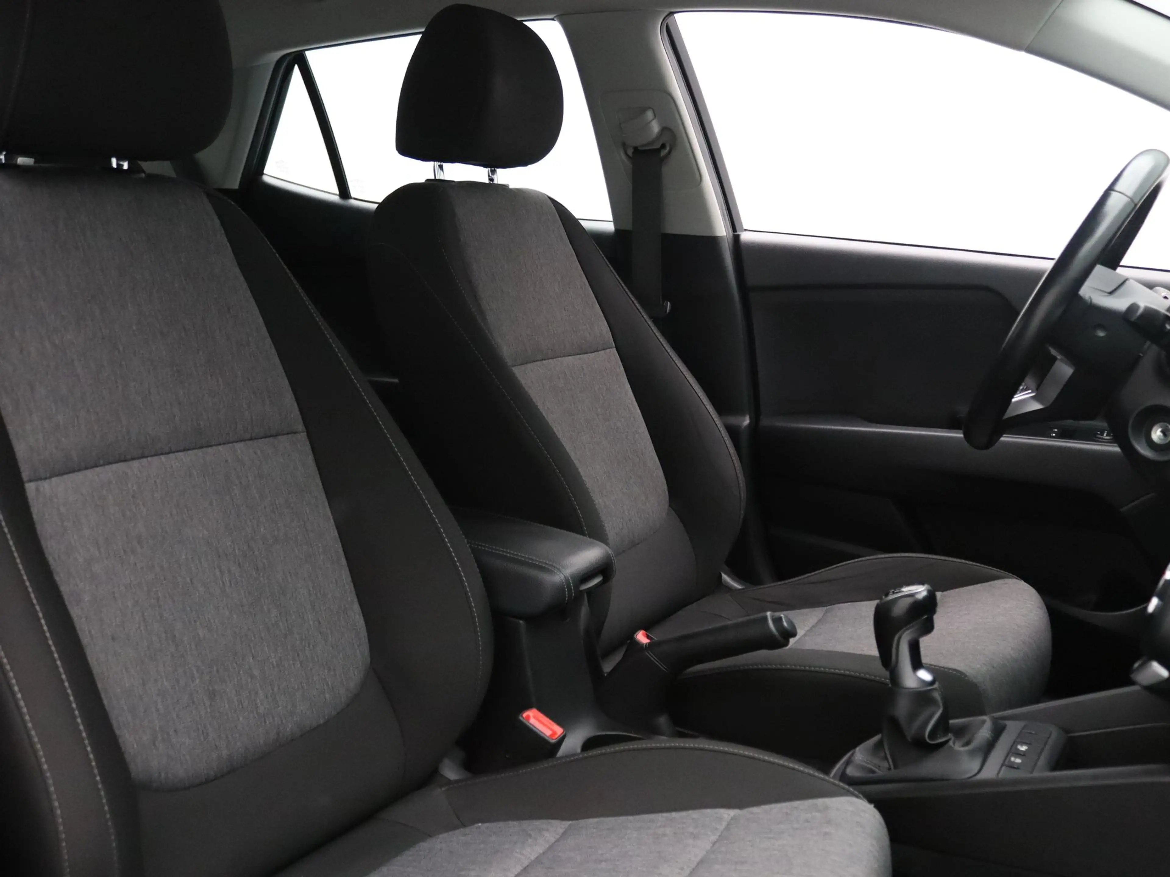Kia Stonic 100pk T-GDi DynamicLine Apple Carplay/Android Auto — photo 29