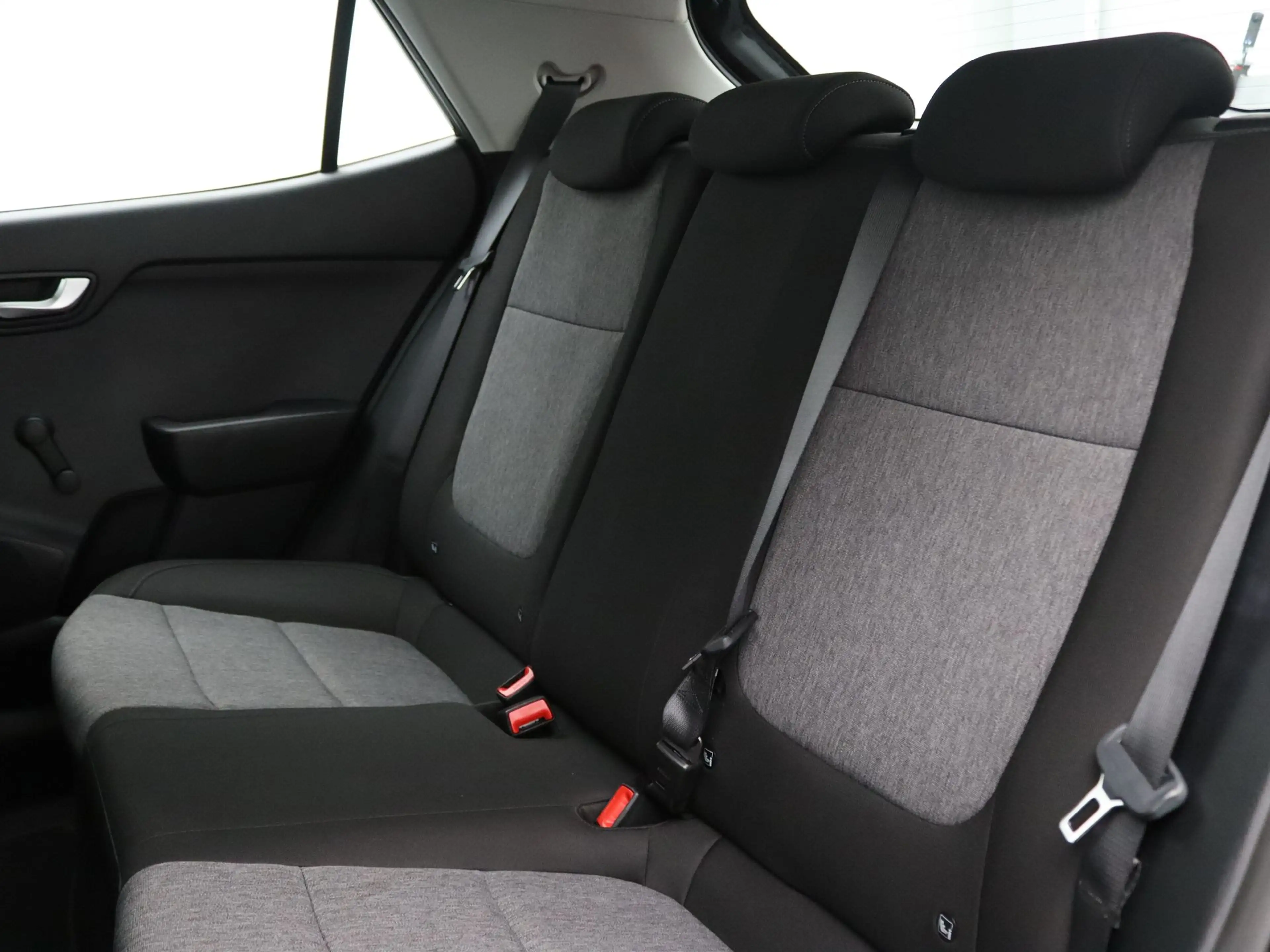 Kia Stonic 100pk T-GDi DynamicLine Apple Carplay/Android Auto — photo 22