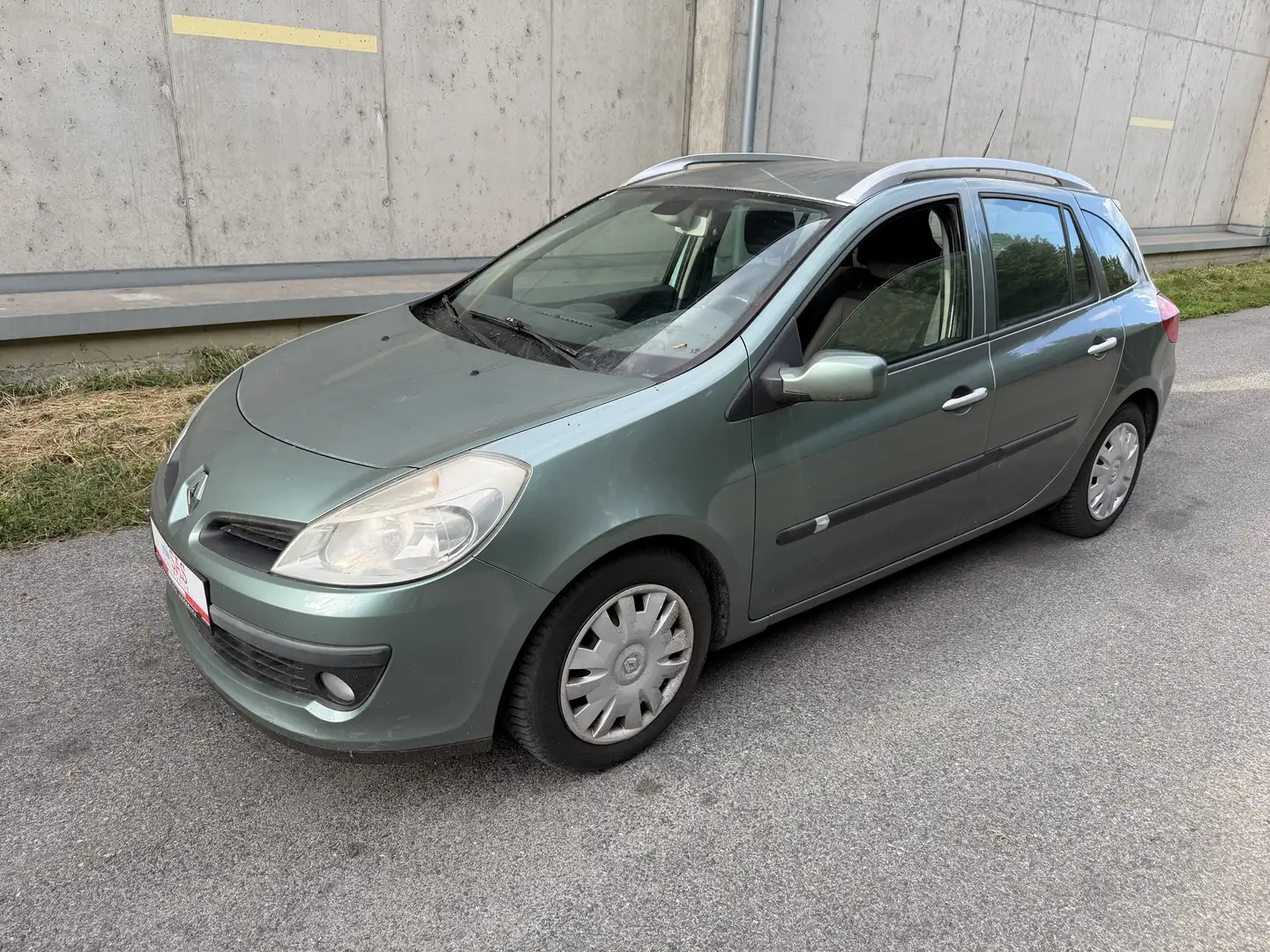 Renault Clio Grandtour Dynamique TCE 100 Grün - 1