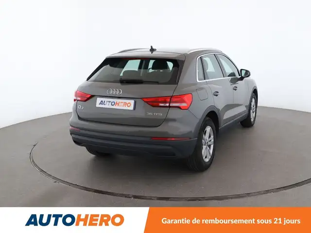 Audi Q3 view 6