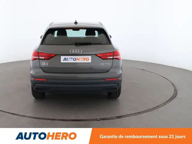 Audi Q3 view 5
