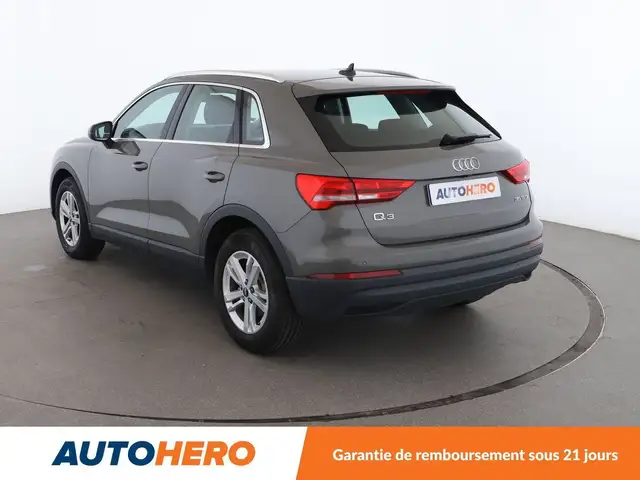 Audi Q3 view 4