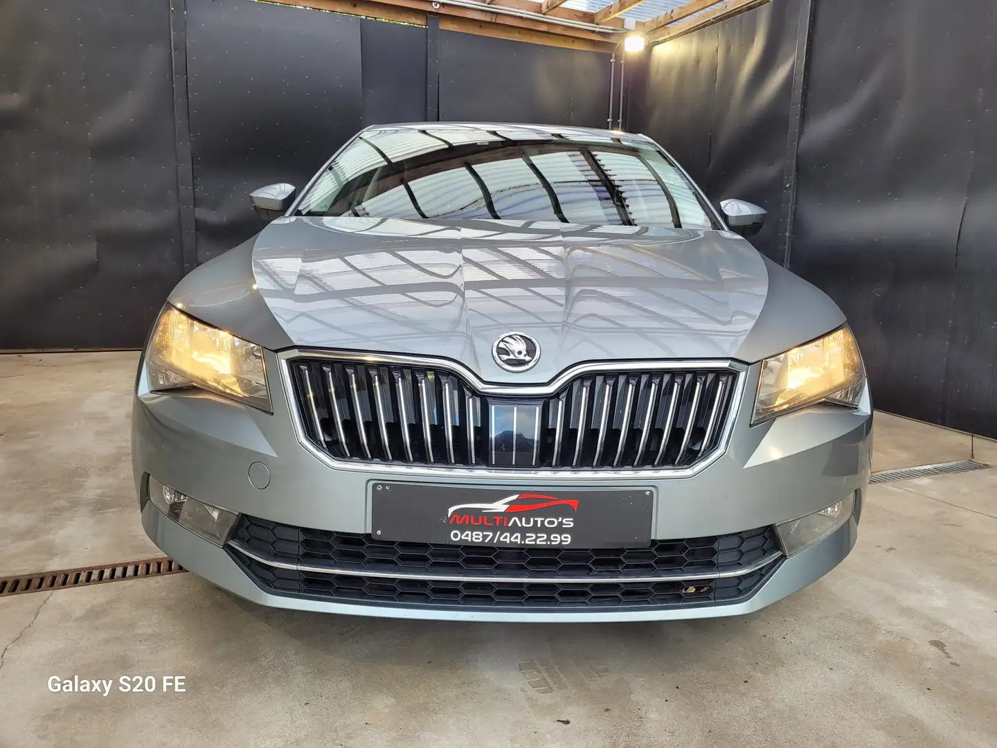 Skoda Superb Plateado - 1