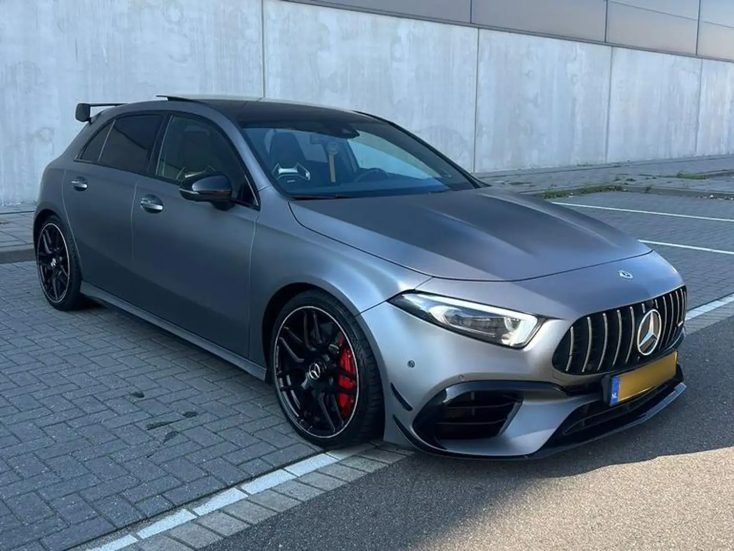 Mercedes-Benz A 45 AMG A45S AMG Grijs - 2