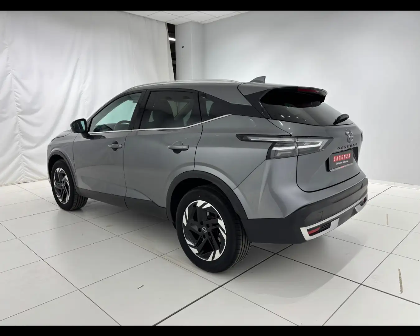 Nissan Qashqai 1.3 Mild Hybrid N-Connecta Gris - 2