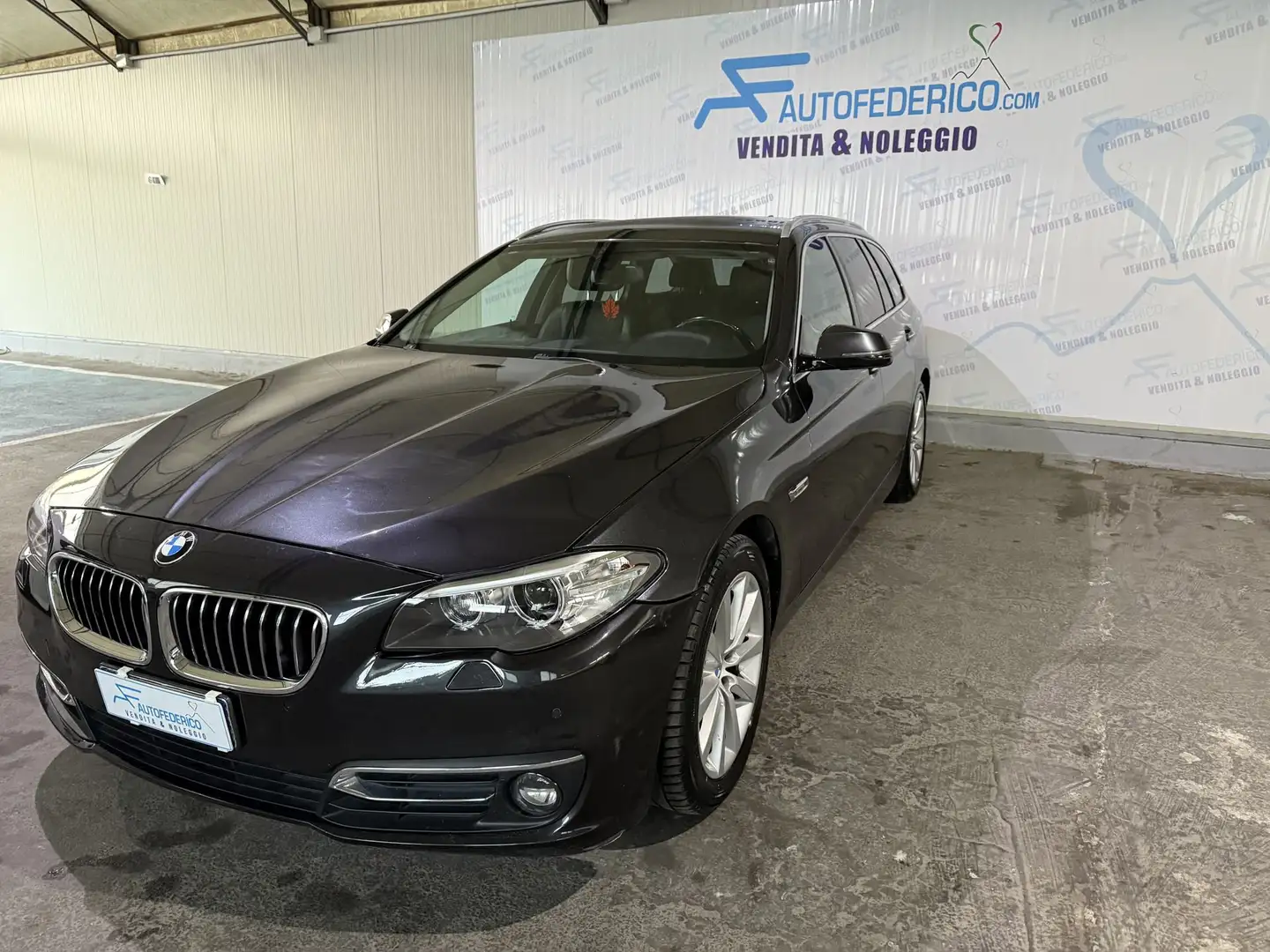 BMW 525 525d xDrive Touring Luxury Nero - 1