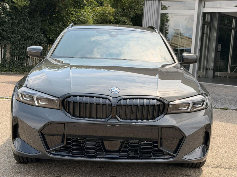 BMW 330 e Touring xDrive M-Sport Paket PRO AHK HUD Navi — photo 3