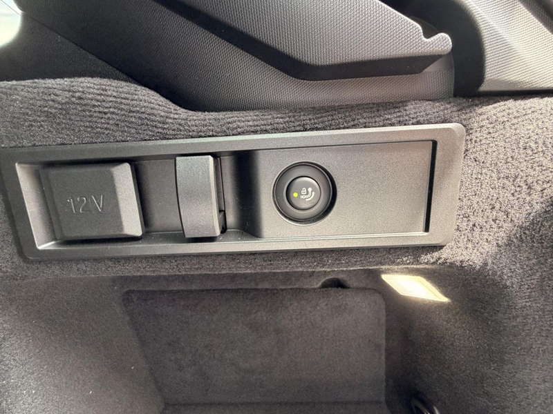 BMW 330 e Touring xDrive M-Sport Paket PRO AHK HUD Navi — photo 14