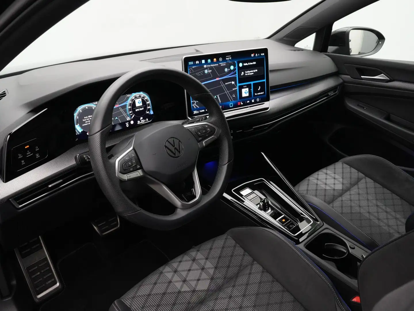 Volkswagen Golf 1.5 eTSI 115 pk DSG R-Line Edition | LED Plus kopl Zwart - 2