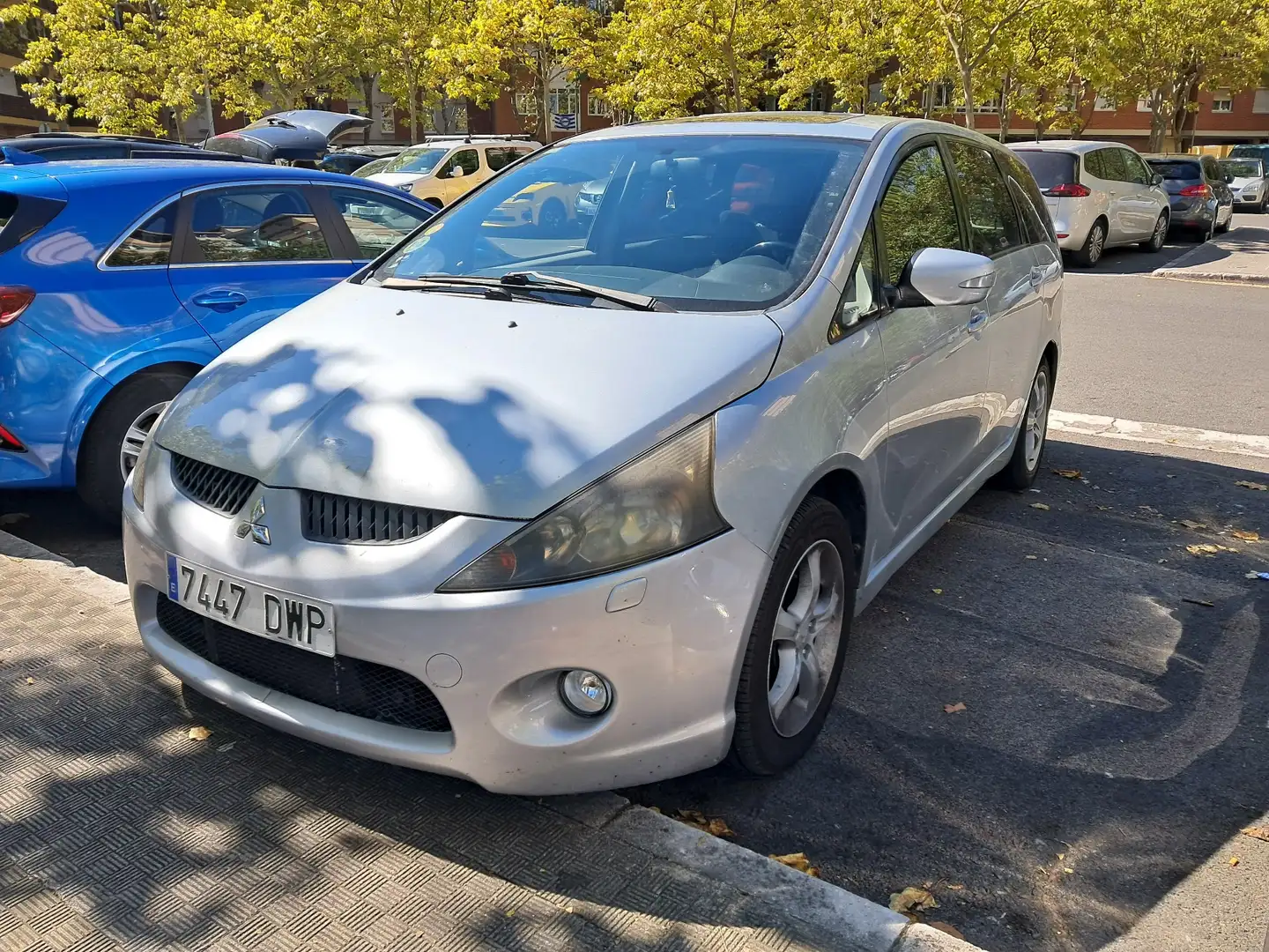 Mitsubishi Grandis 2.0DI-D Intense - 1