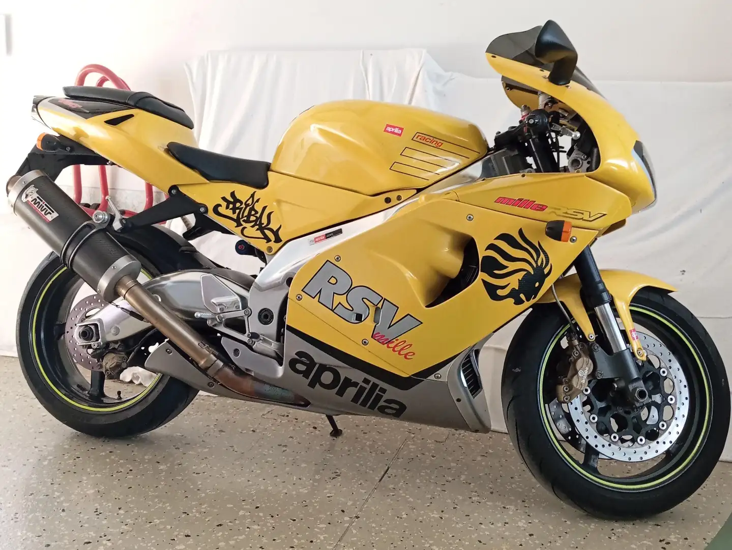 Aprilia RSV Mille Sárga - 1