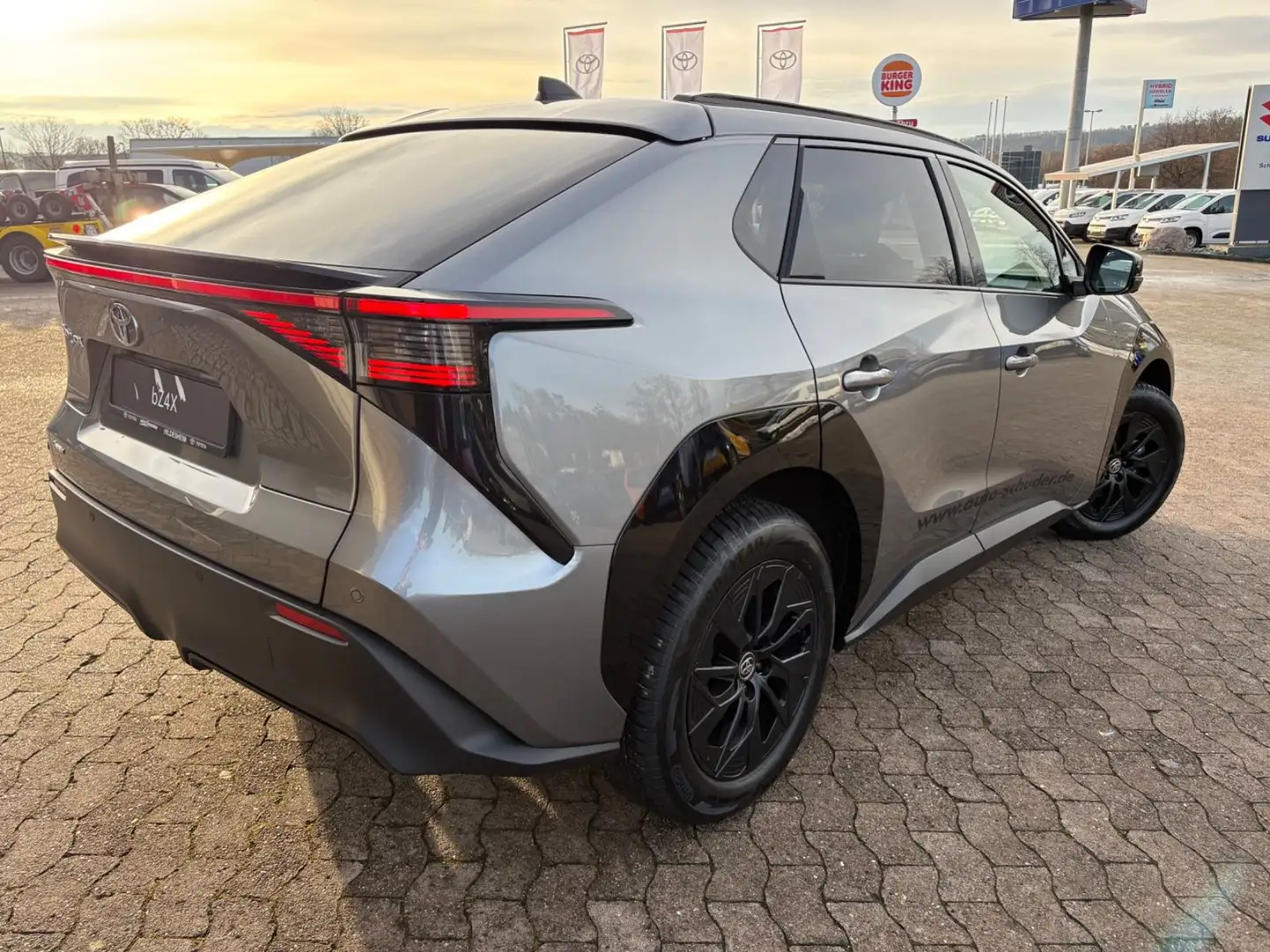 Toyota bZ4X Teamplayer **NEUES MODELL** Grau - 2