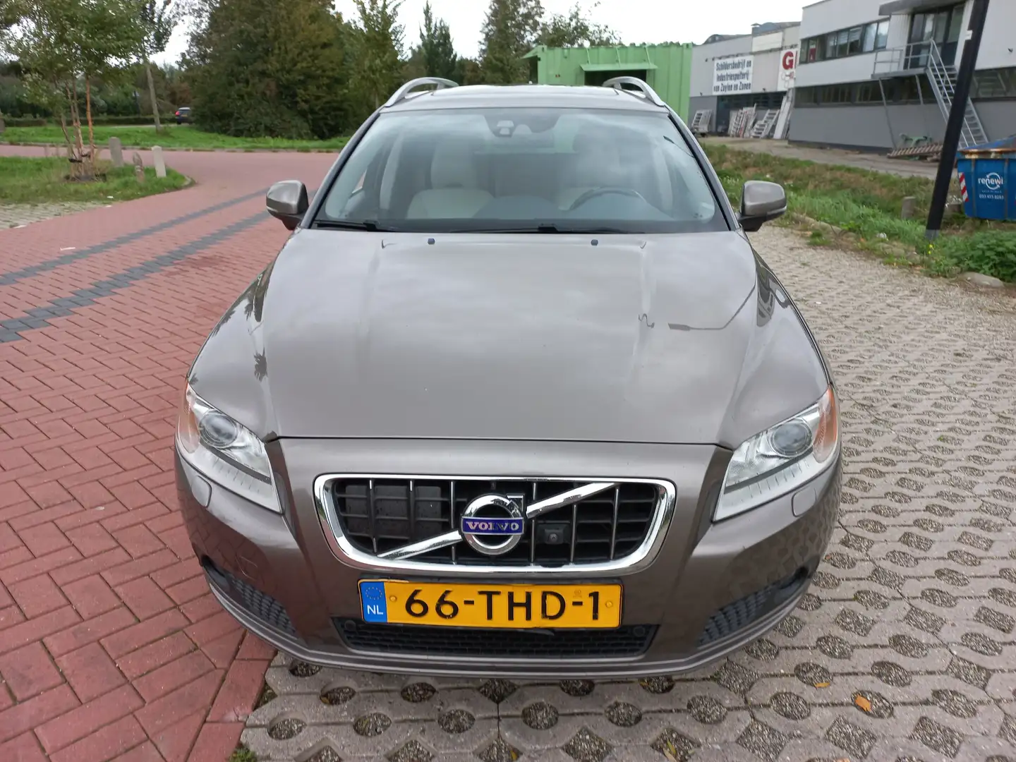 Volvo V70 1.6 T4 Lim. Edition Бежевий - 1
