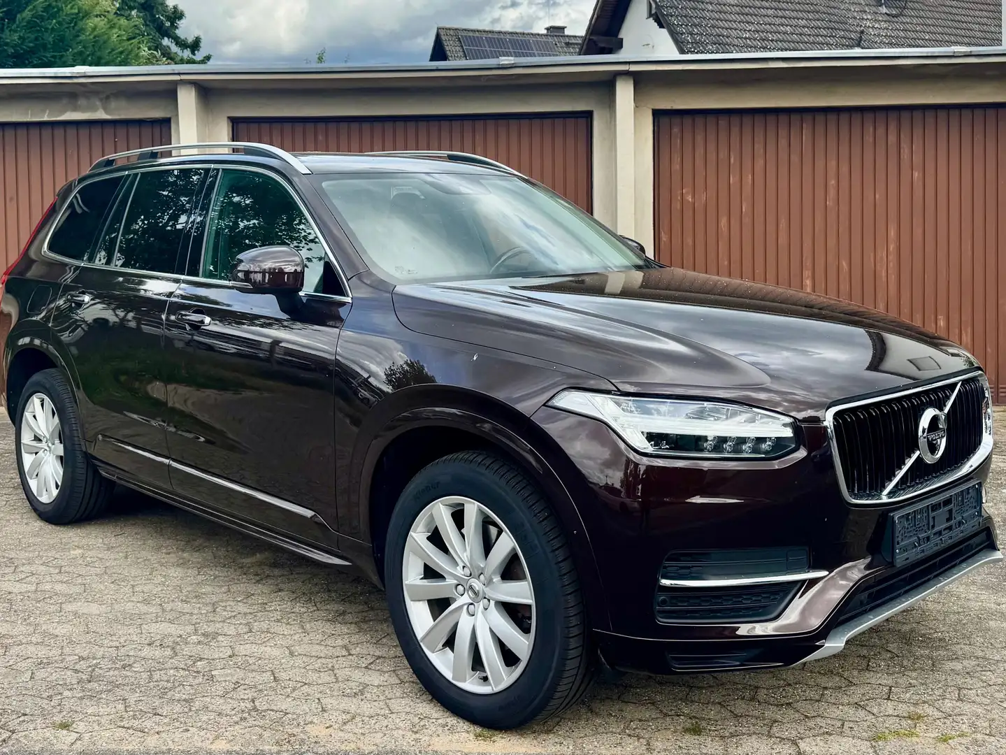 Volvo XC90 Momentum AWD *7SITZER*PANORAMA* Brown - 2