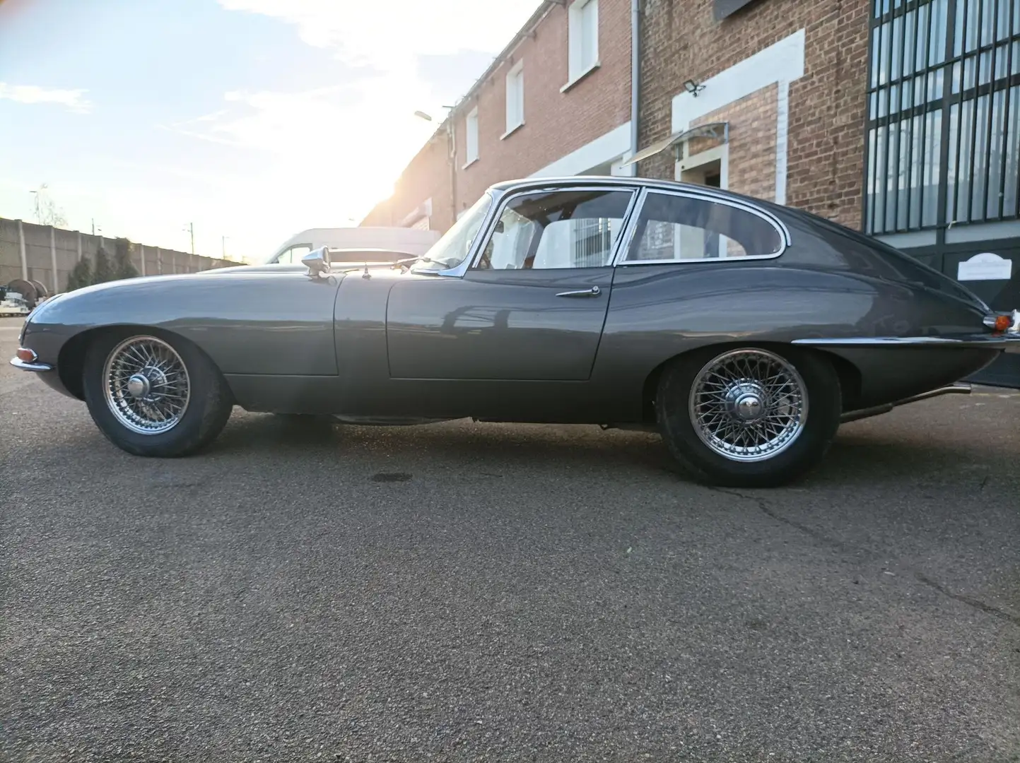 Jaguar E-Type série 1 4.2 européenne Bronze - 1