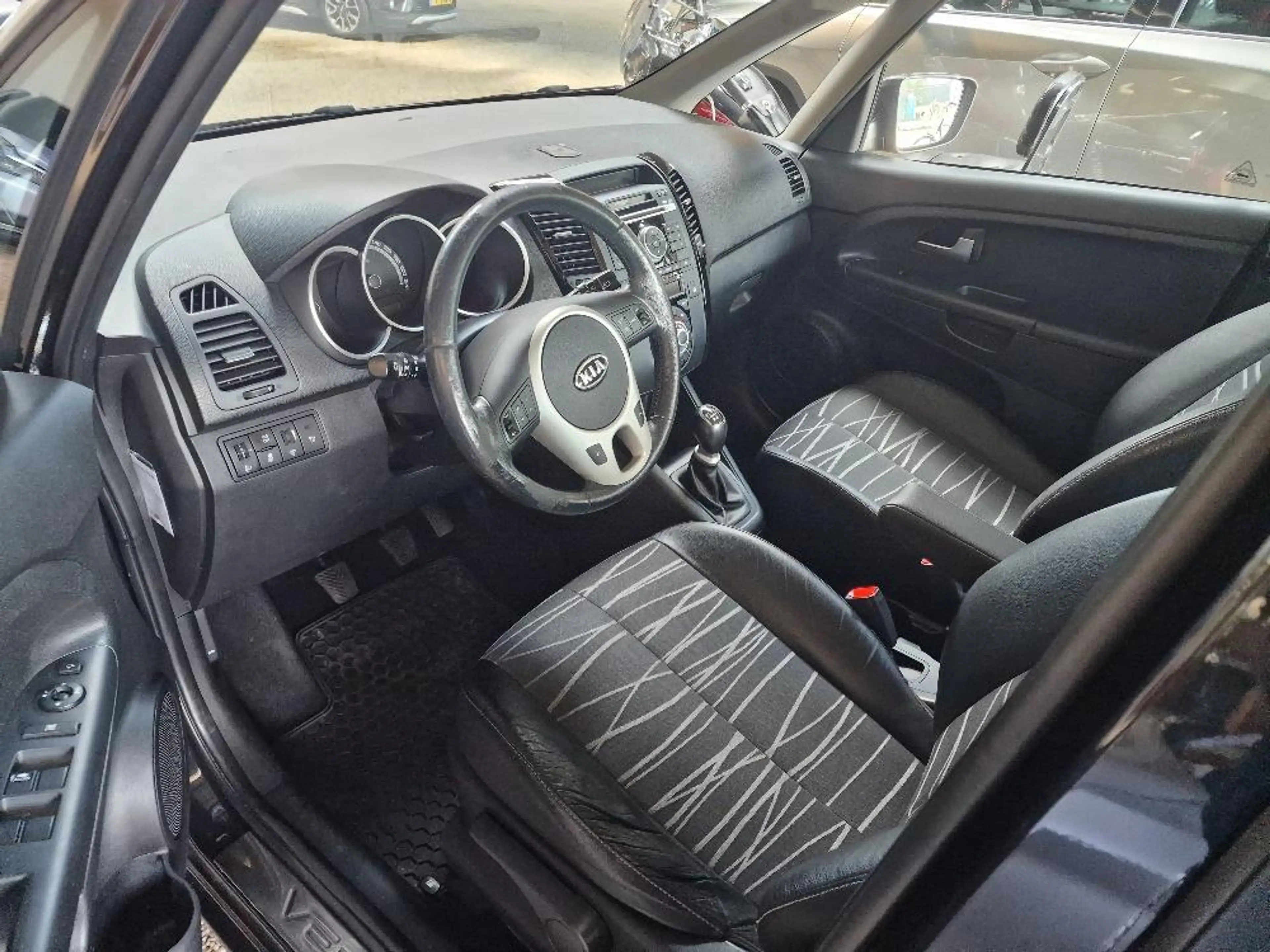 Kia Venga 1.4 CVVT X-ecutive | Trekhaak | Aut.airco | Perfec — photo 9