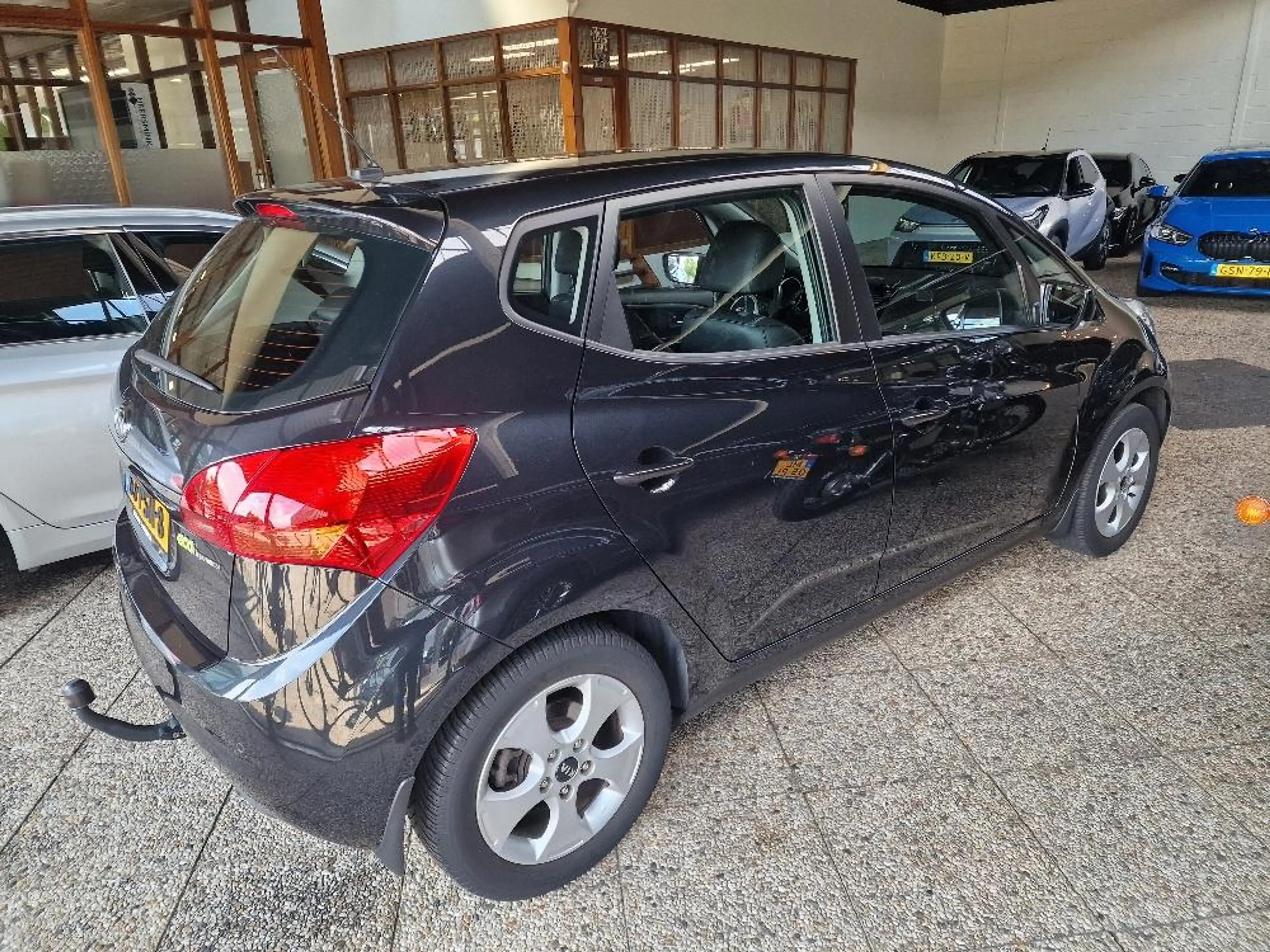 Kia Venga 1.4 CVVT X-ecutive | Trekhaak | Aut.airco | Perfec — photo 3