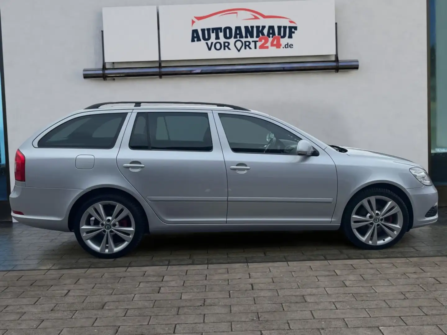 Skoda Octavia Combi 2.0 TDI RS*Xenon*KVL*Tempo*RKS* Klima Xenon Silber - 2