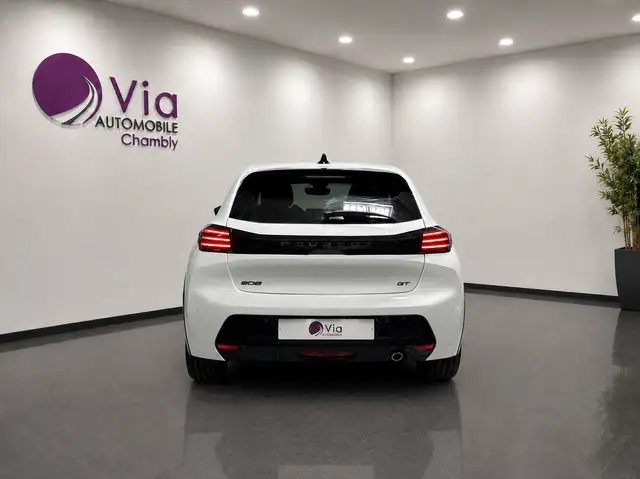 Peugeot 208 view 6