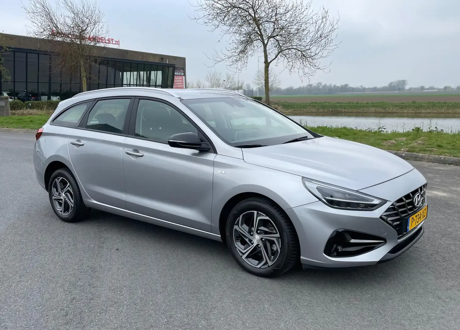 Hyundai i30 Wagon 1.0 T-GDi MHEV Comfort Smart, 1e eig, Geen i Grijs - 2