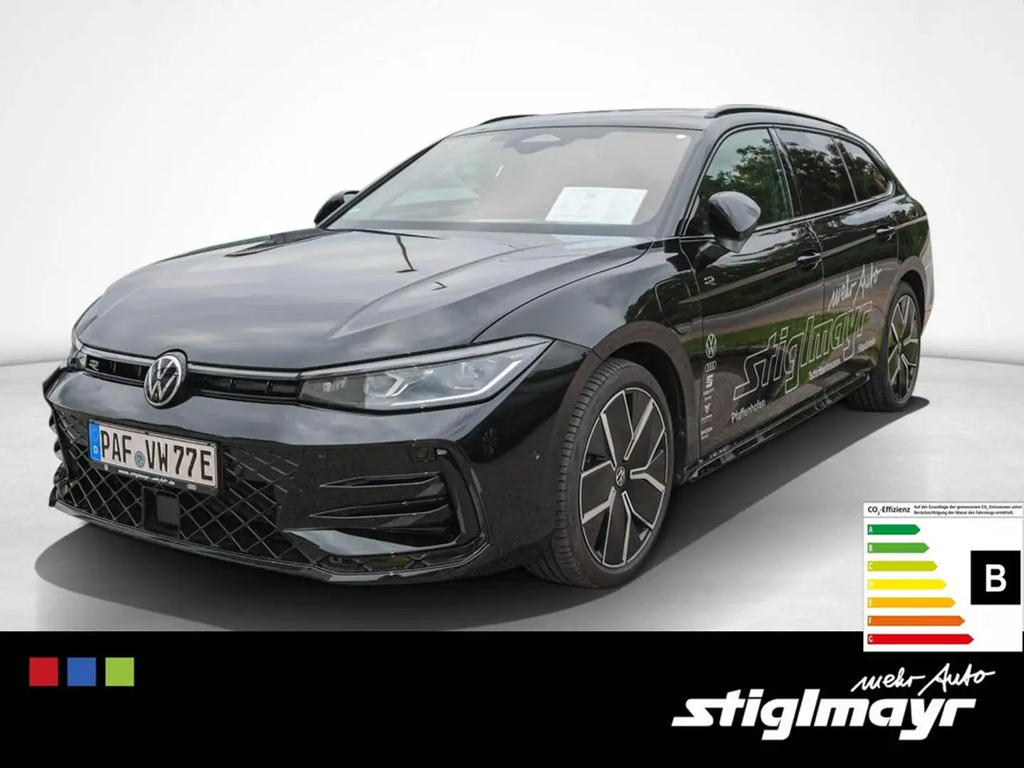 Volkswagen Passat R-Line eHybrid IQ-Matrix AHK Pano Alu-19 Schwarz - 1