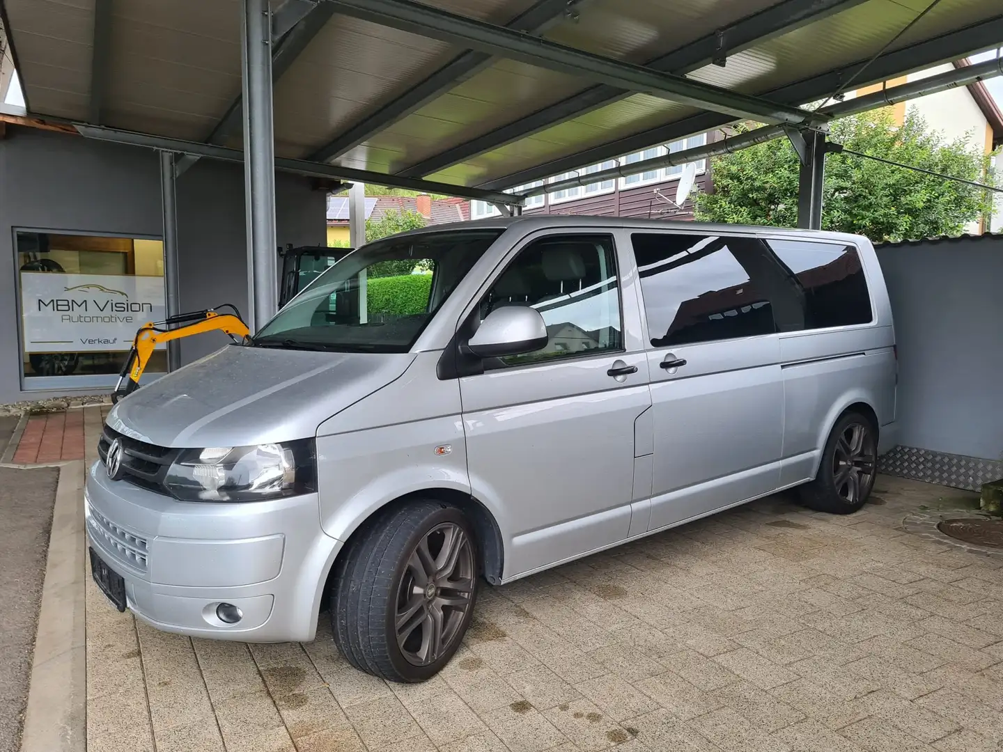 Volkswagen T5 Transporter 2,0 TDI D-PF LR Silber - 1