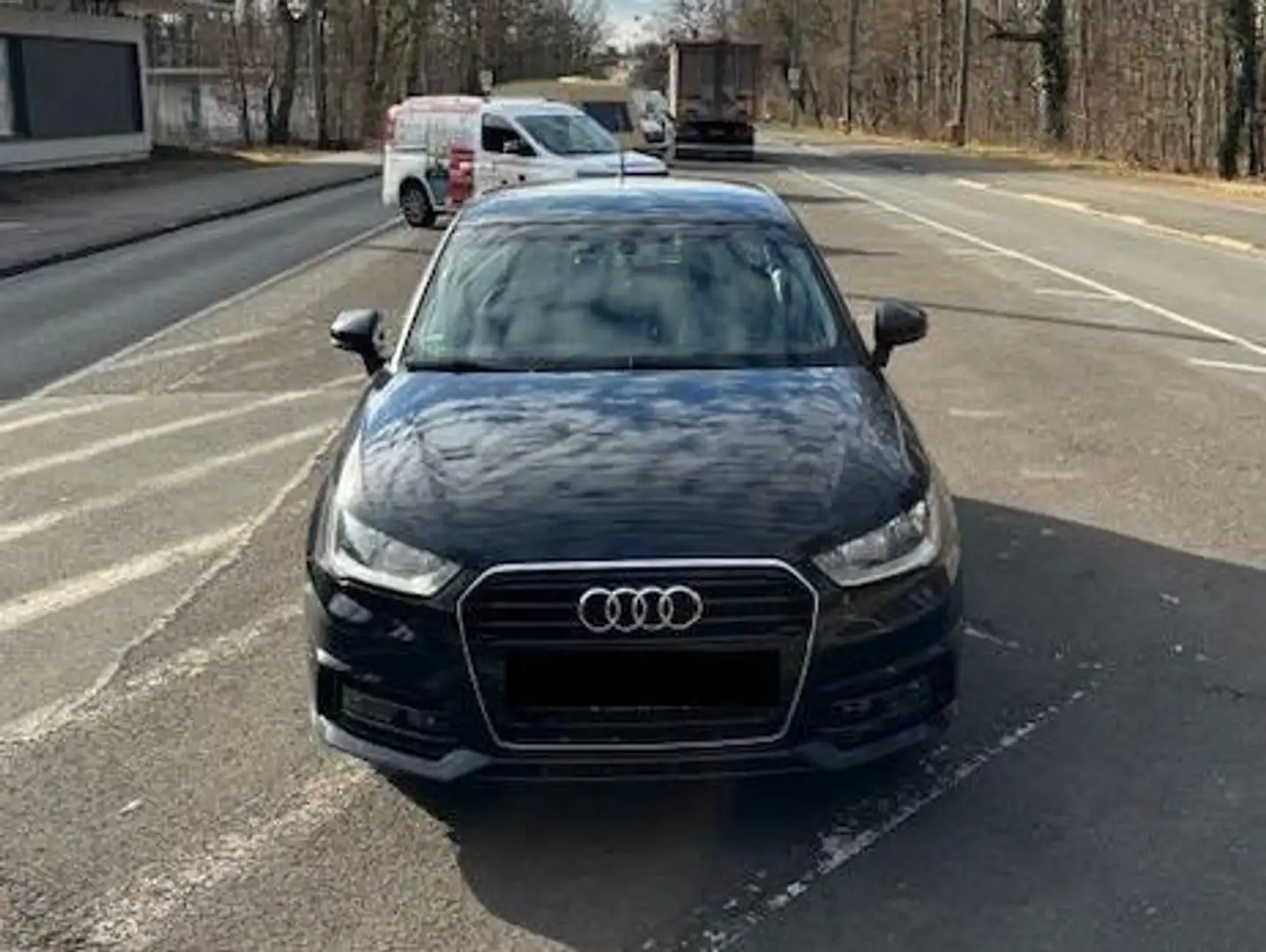 Audi A1 A1 1.0 TFSI ultra Sportback design Schwarz - 2