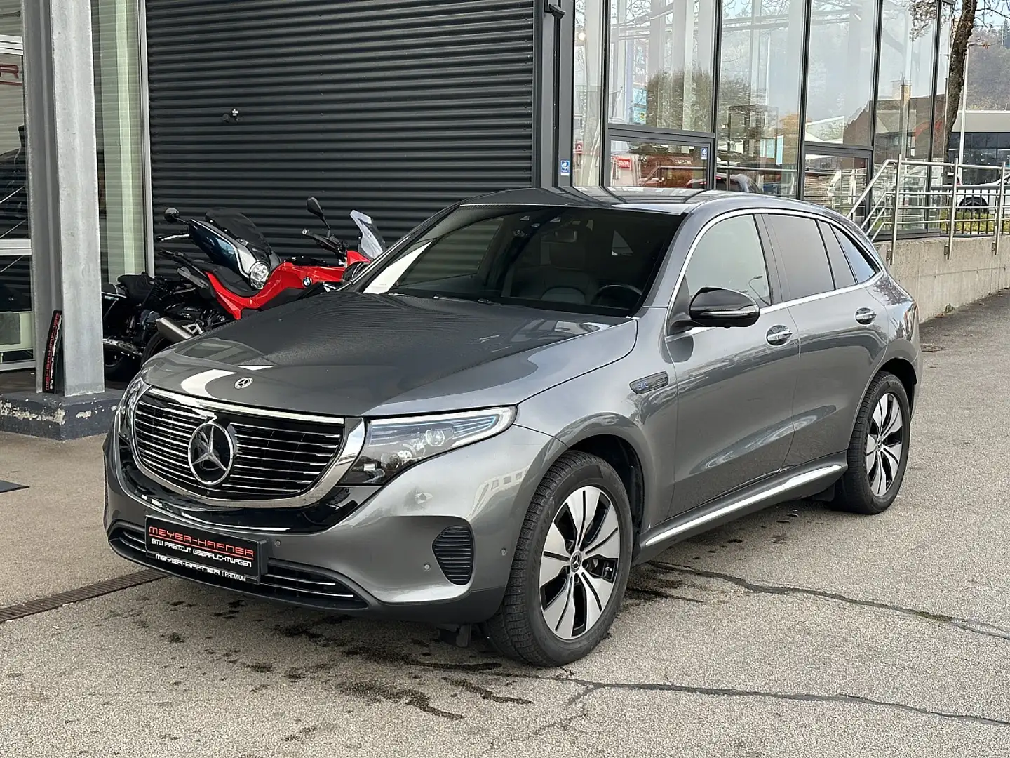Mercedes-Benz EQC 400 4MATIC 80kWh Aut. / AHK / 360 / SZH / 19" Grau - 1
