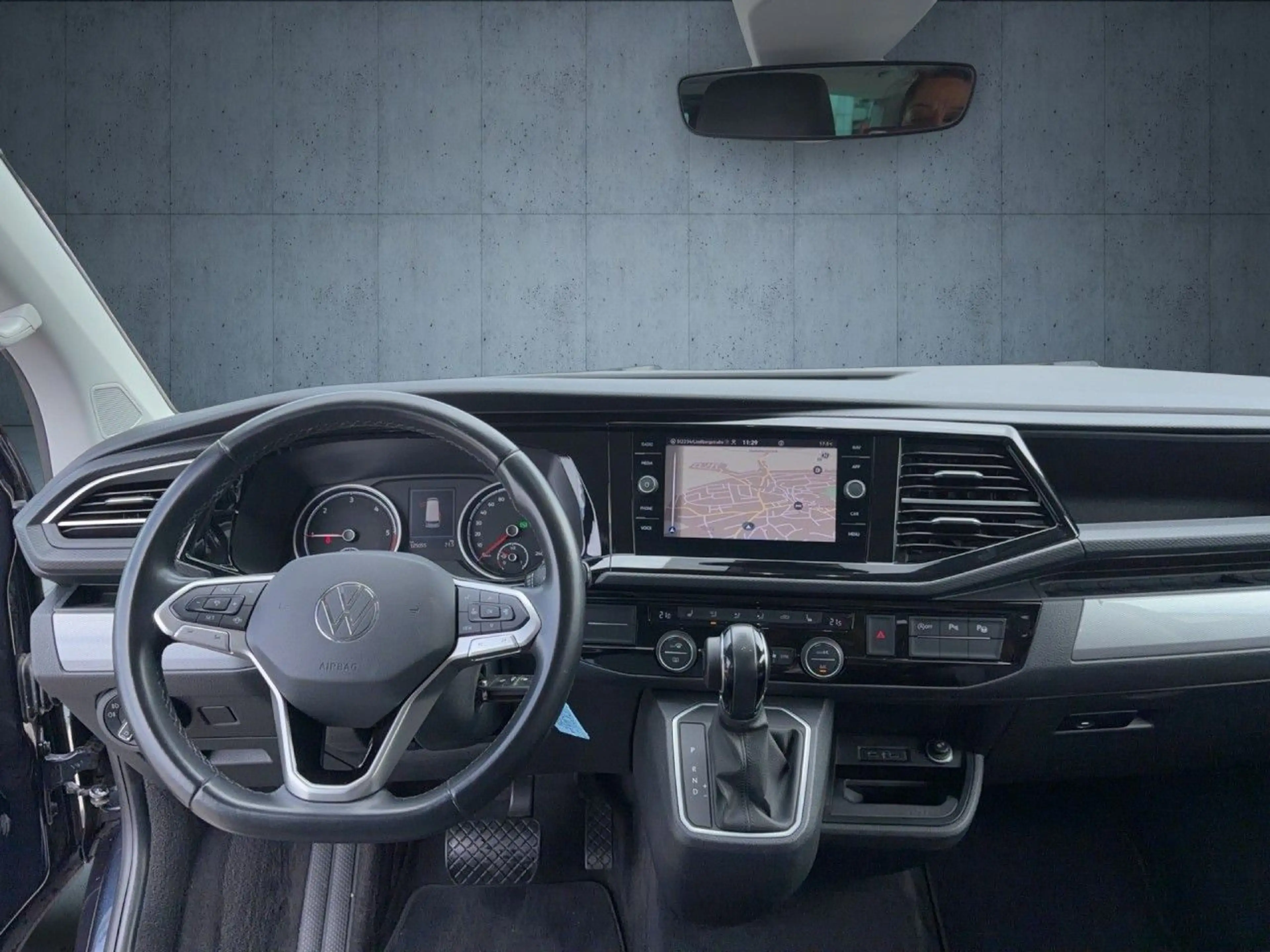 Volkswagen T6.1 Multivan Generation SIX KR 2.0 TDI DSG AHK Klima Navi — photo 12