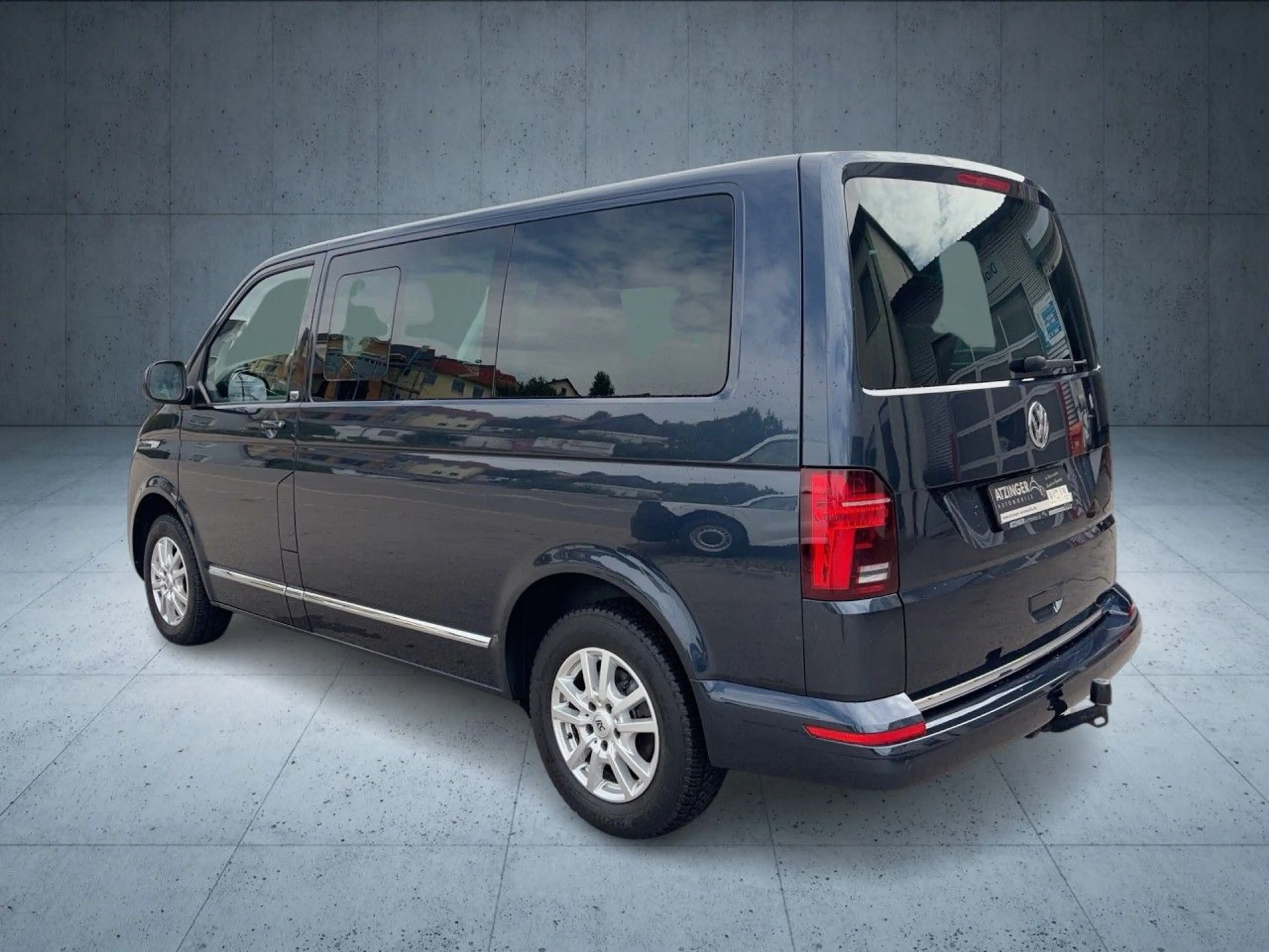 Volkswagen T6.1 Multivan Generation SIX KR 2.0 TDI DSG AHK Klima Navi — photo 4