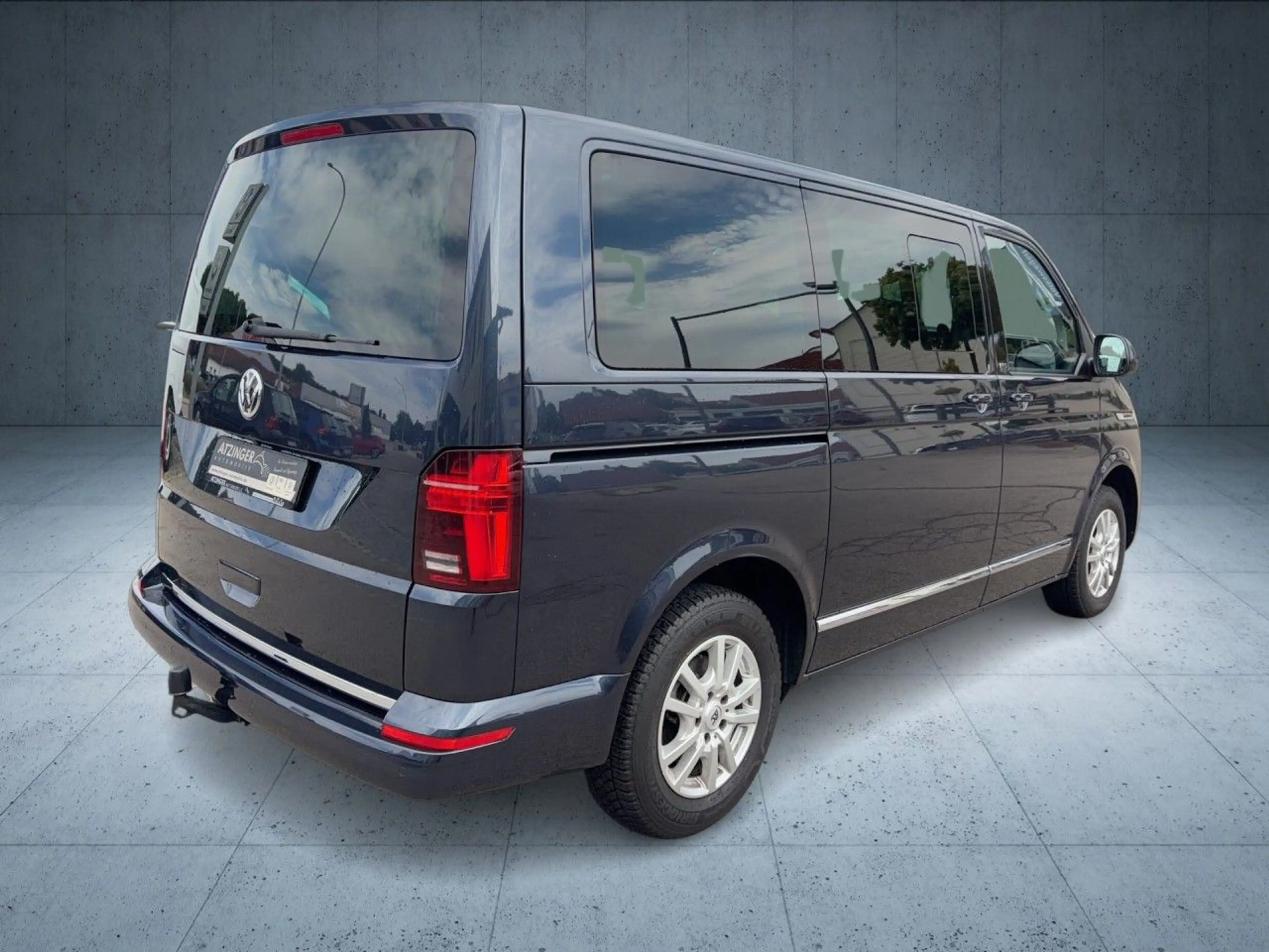 Volkswagen T6.1 Multivan Generation SIX KR 2.0 TDI DSG AHK Klima Navi — photo 6