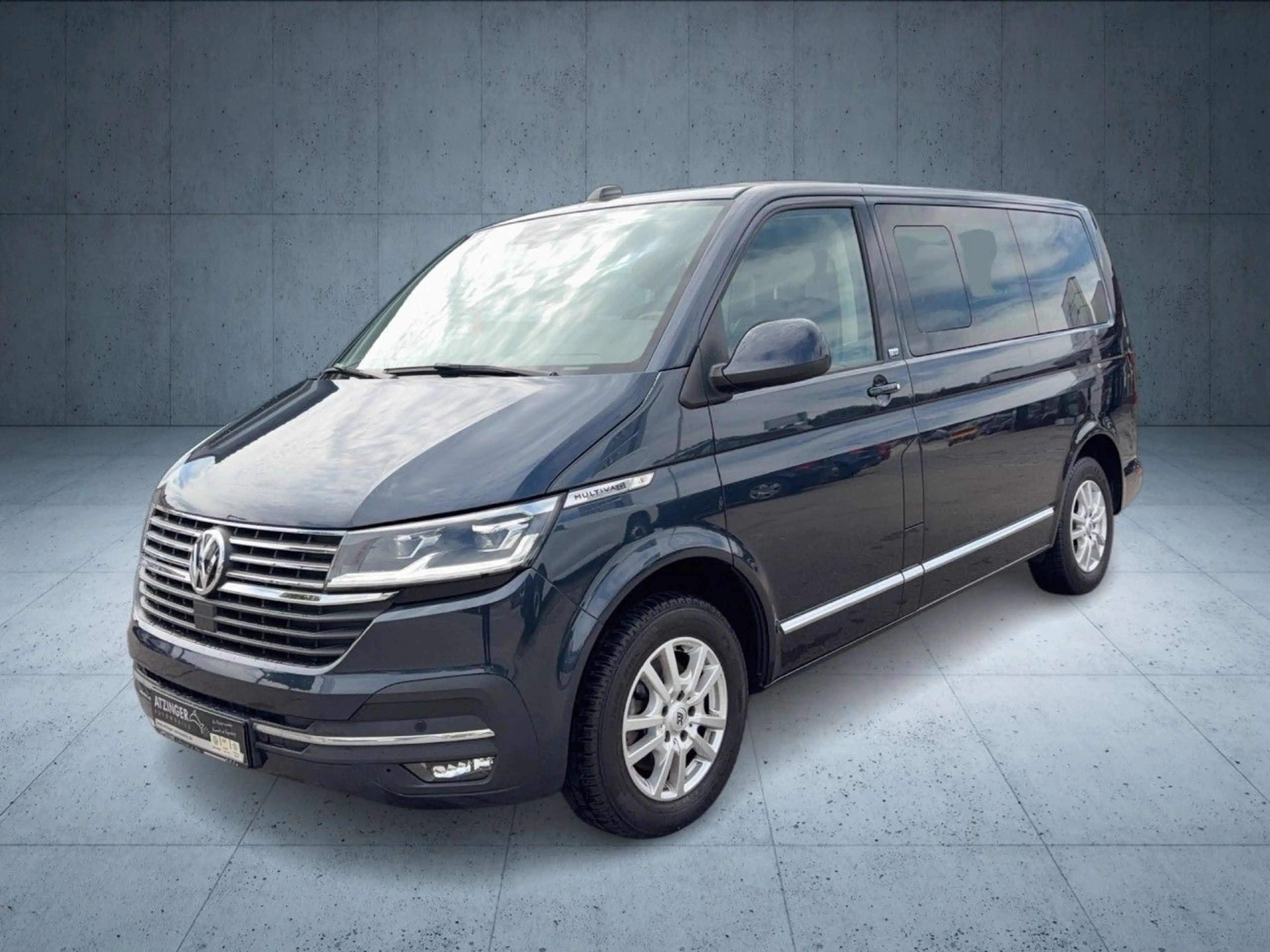 Volkswagen T6.1 Multivan Generation SIX KR 2.0 TDI DSG AHK Klima Navi — photo 2