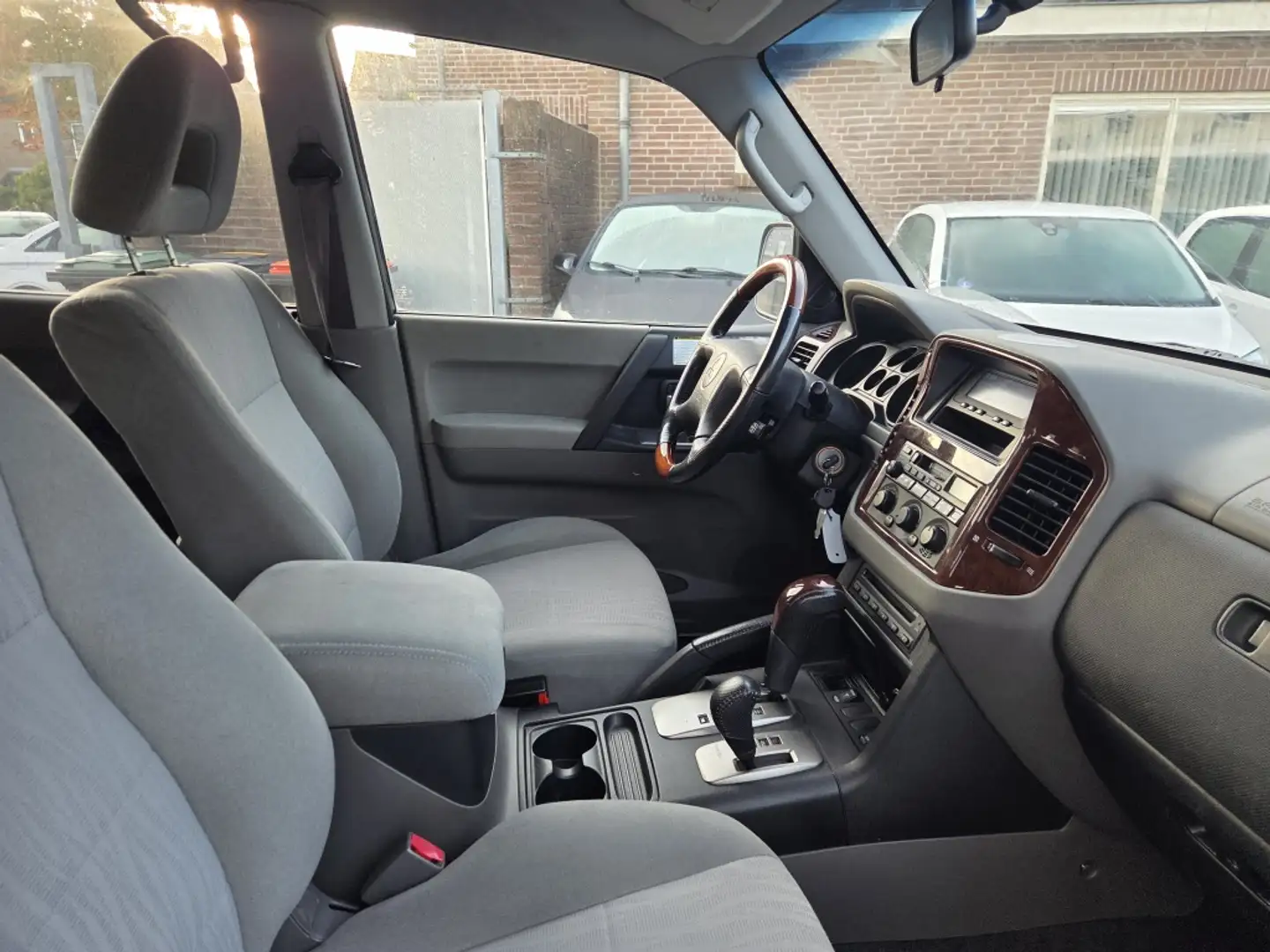 Mitsubishi Pajero GLS 3.0 4x4 Automaat GLS Grijs - 2