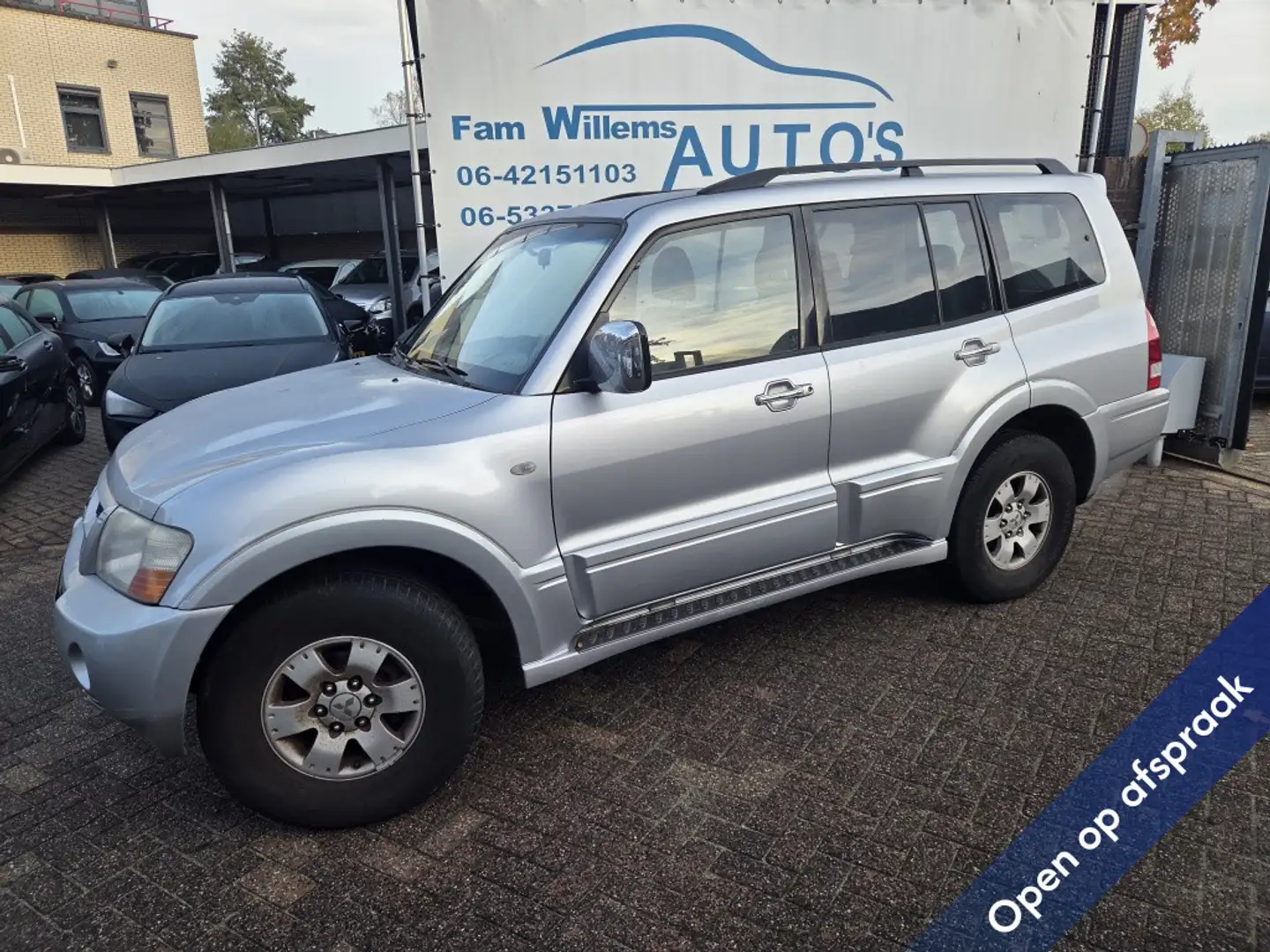 Mitsubishi Pajero GLS 3.0 4x4 Automaat GLS Grijs - 1