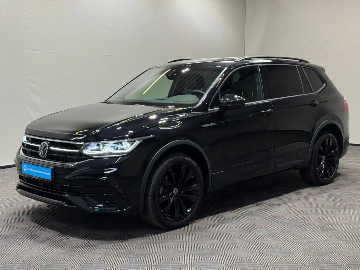 Volkswagen Tiguan Allspace R-Line 2.0 TDI DSG 4M | MATRIX Schwarz - 2